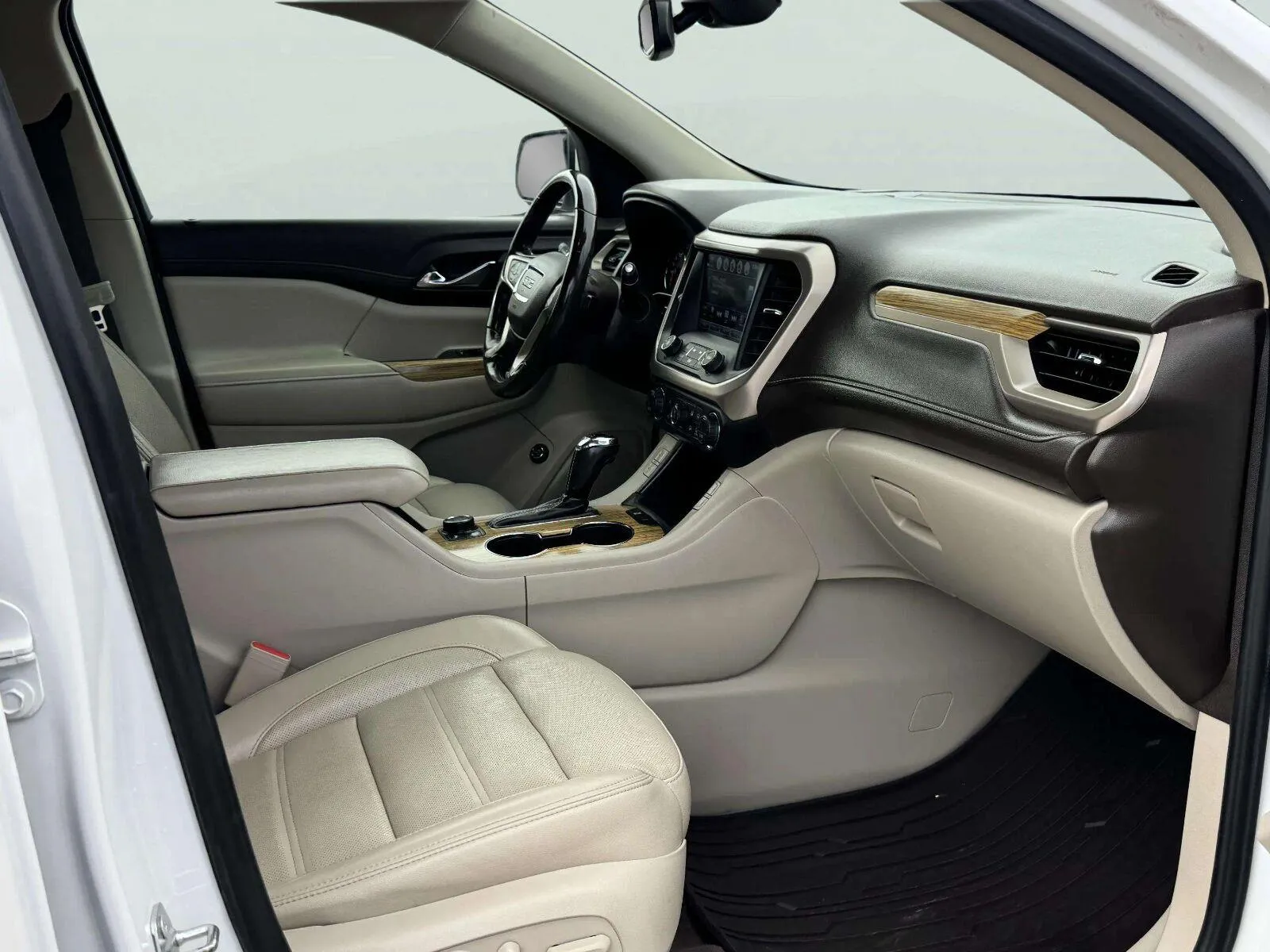 GMC Acadia photo 45