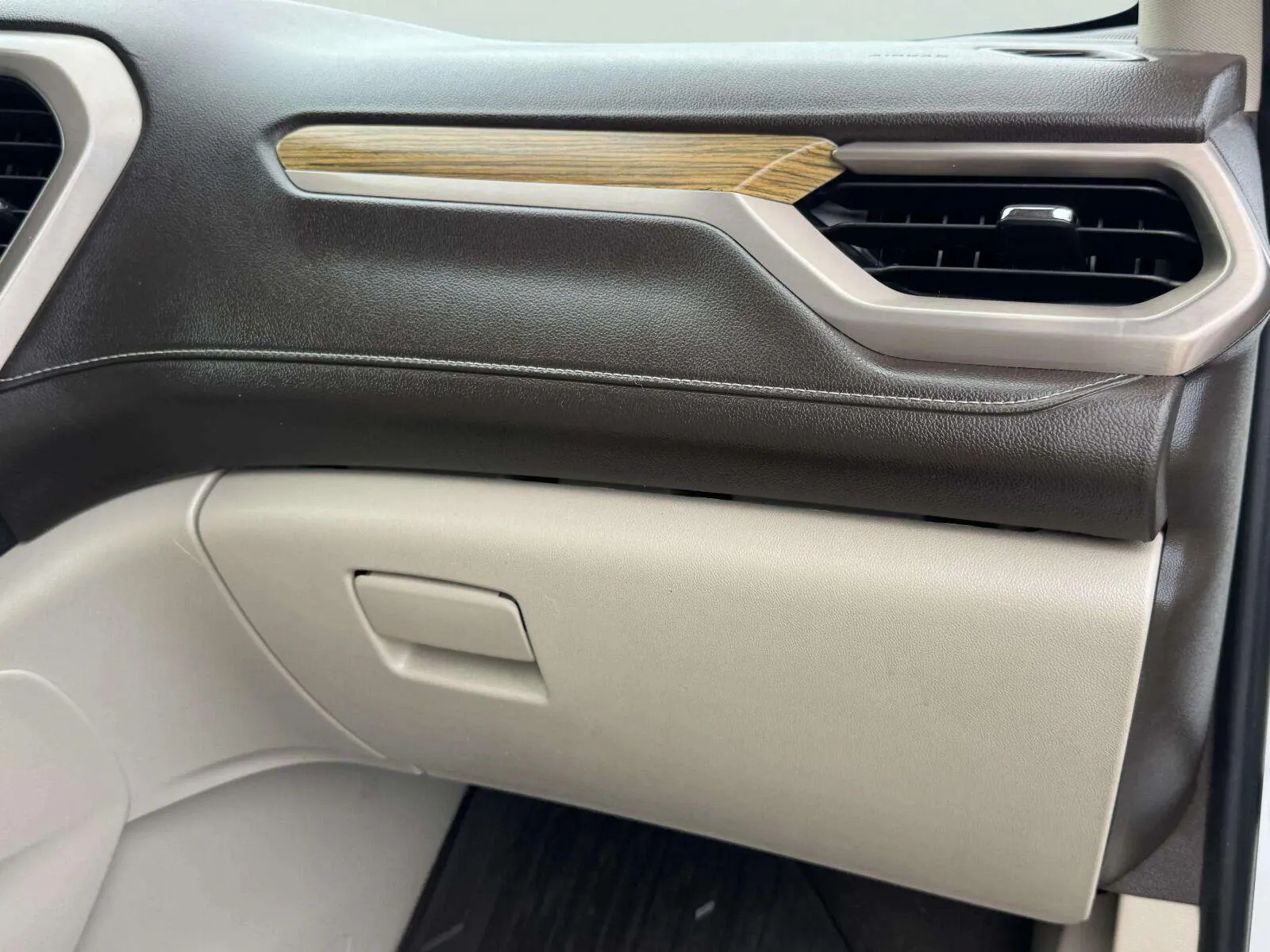GMC Acadia photo 46