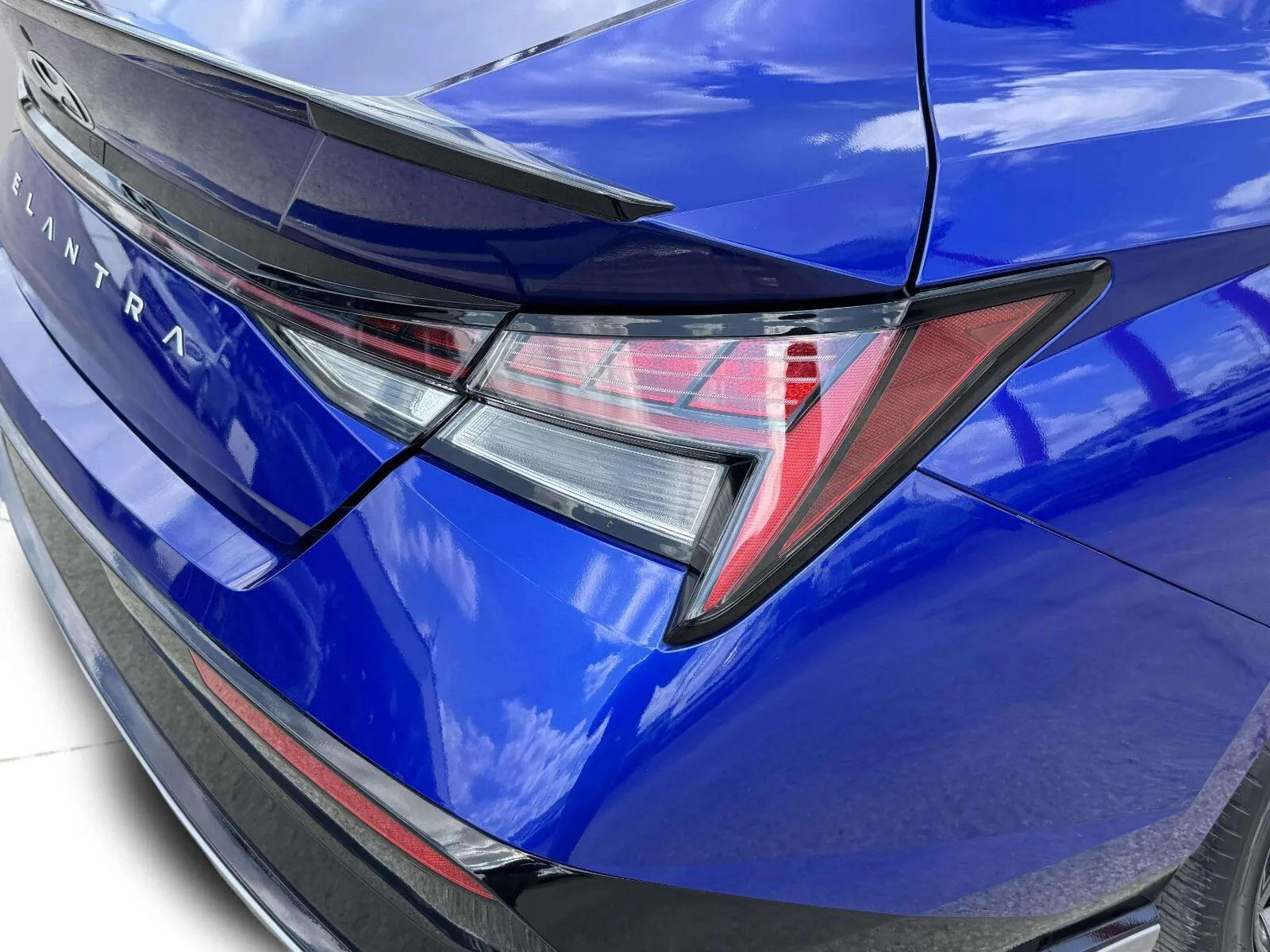 Hyundai Elantra photo 15