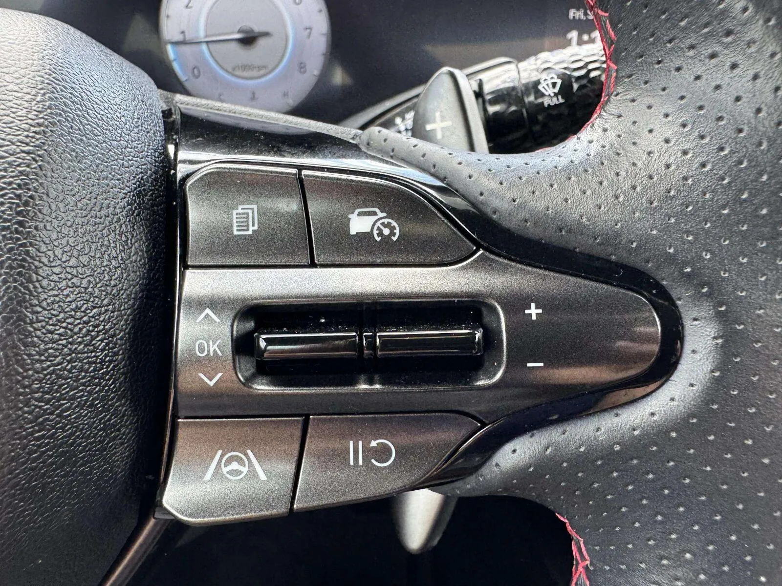 Hyundai Elantra photo 25