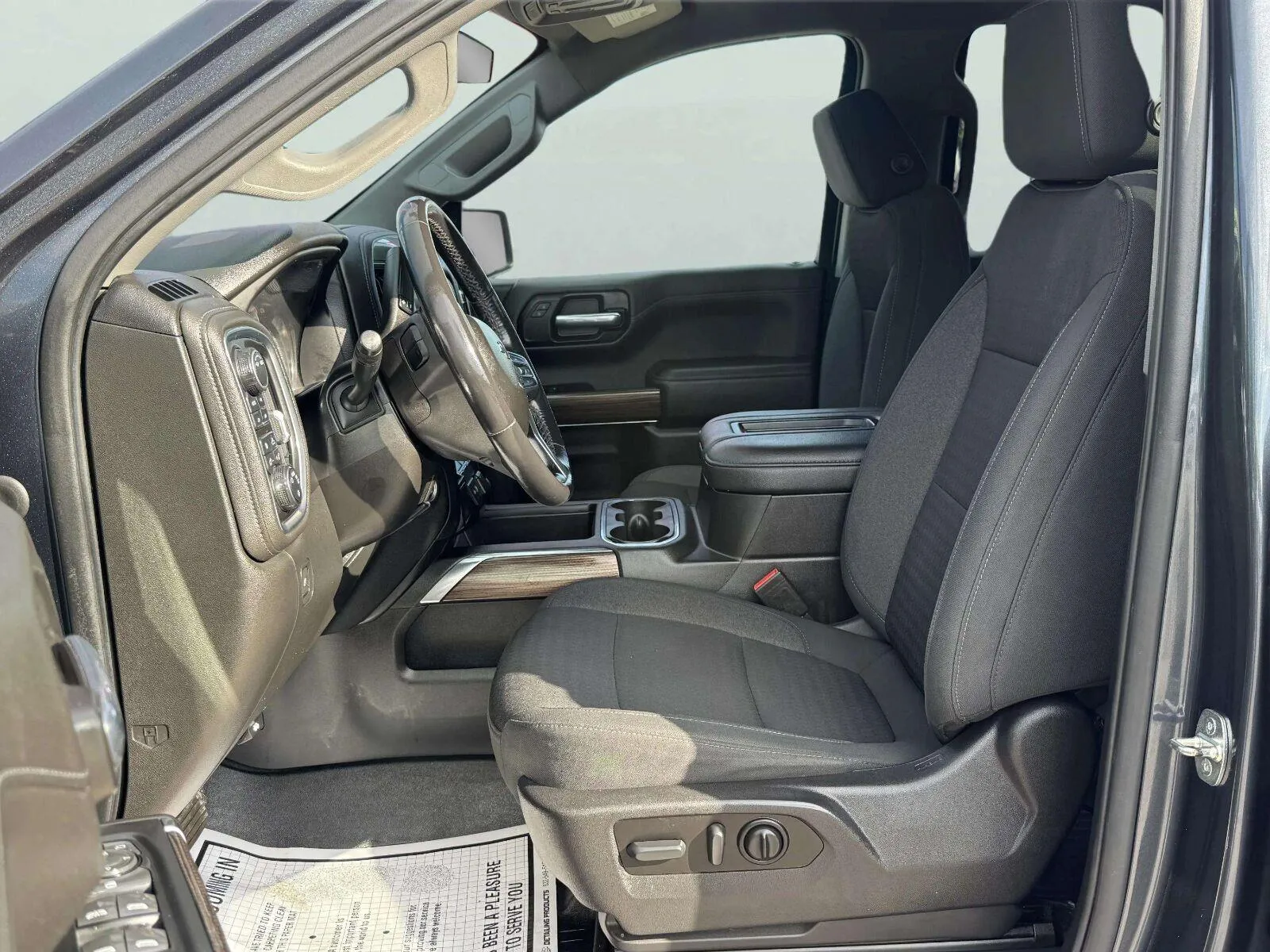 Chevrolet Silverado photo 16