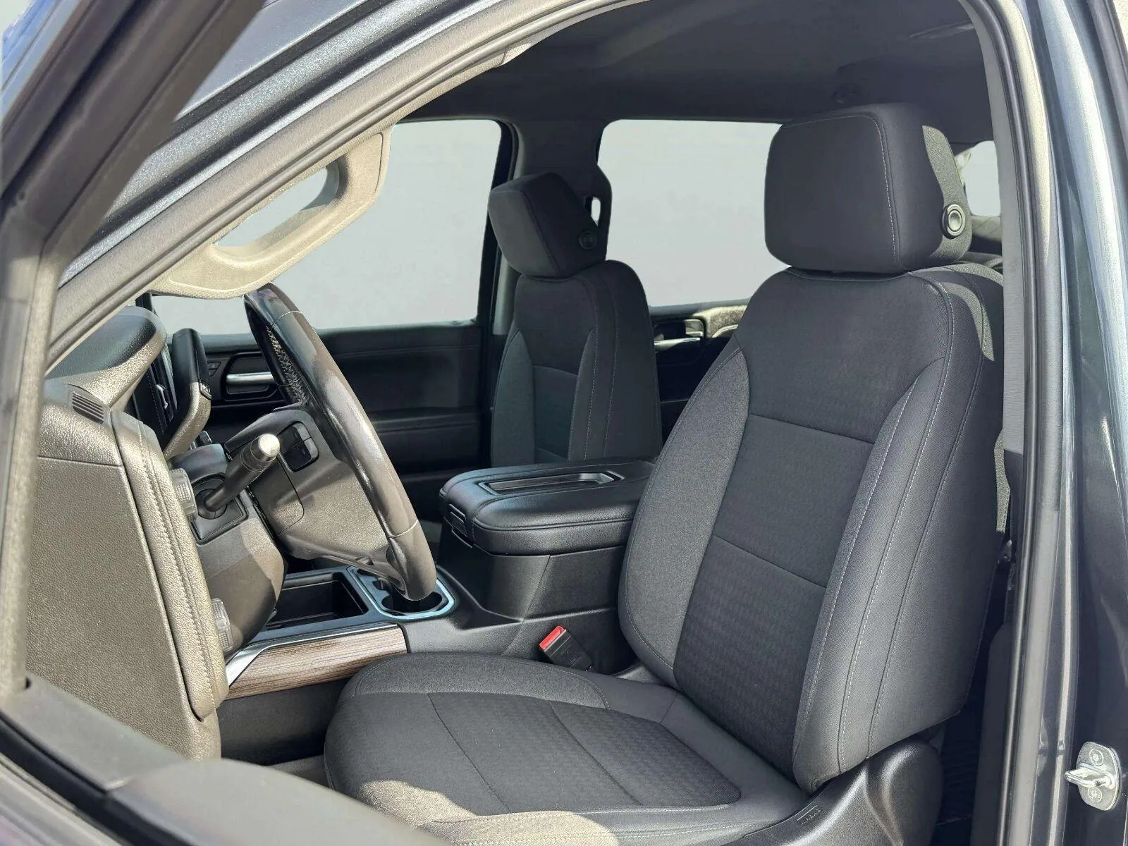 Chevrolet Silverado photo 19