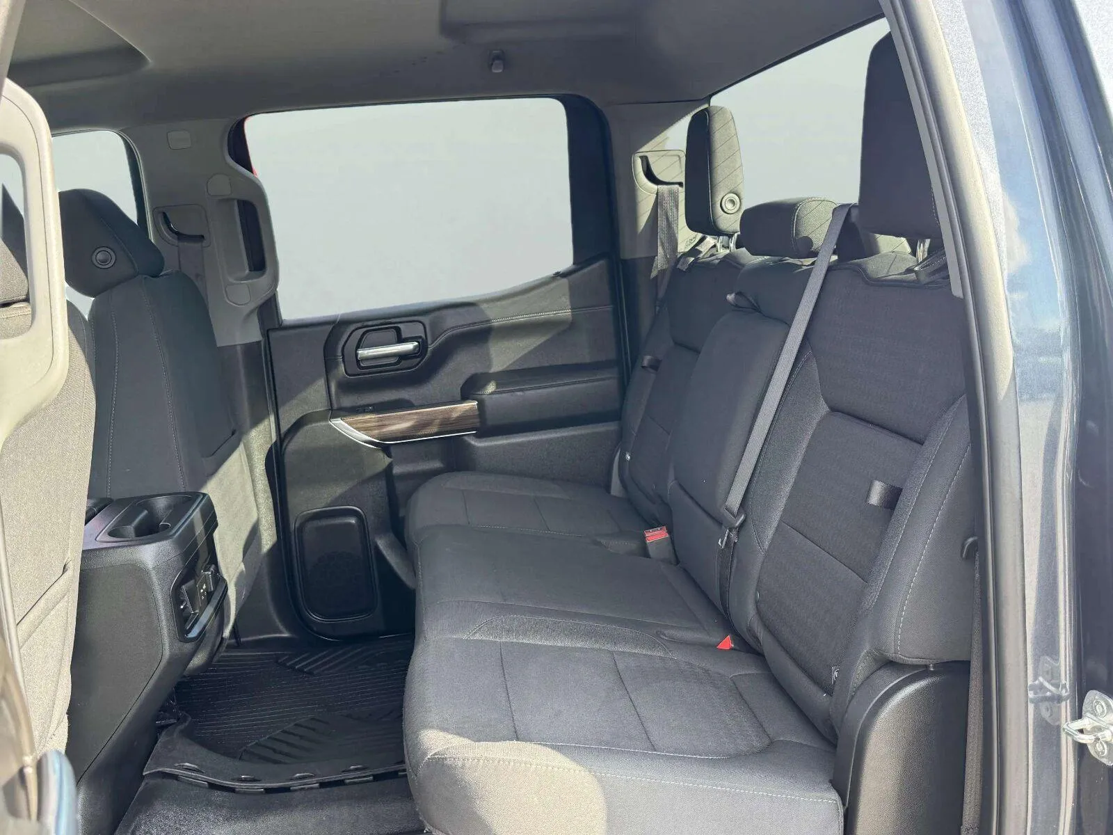 Chevrolet Silverado photo 29