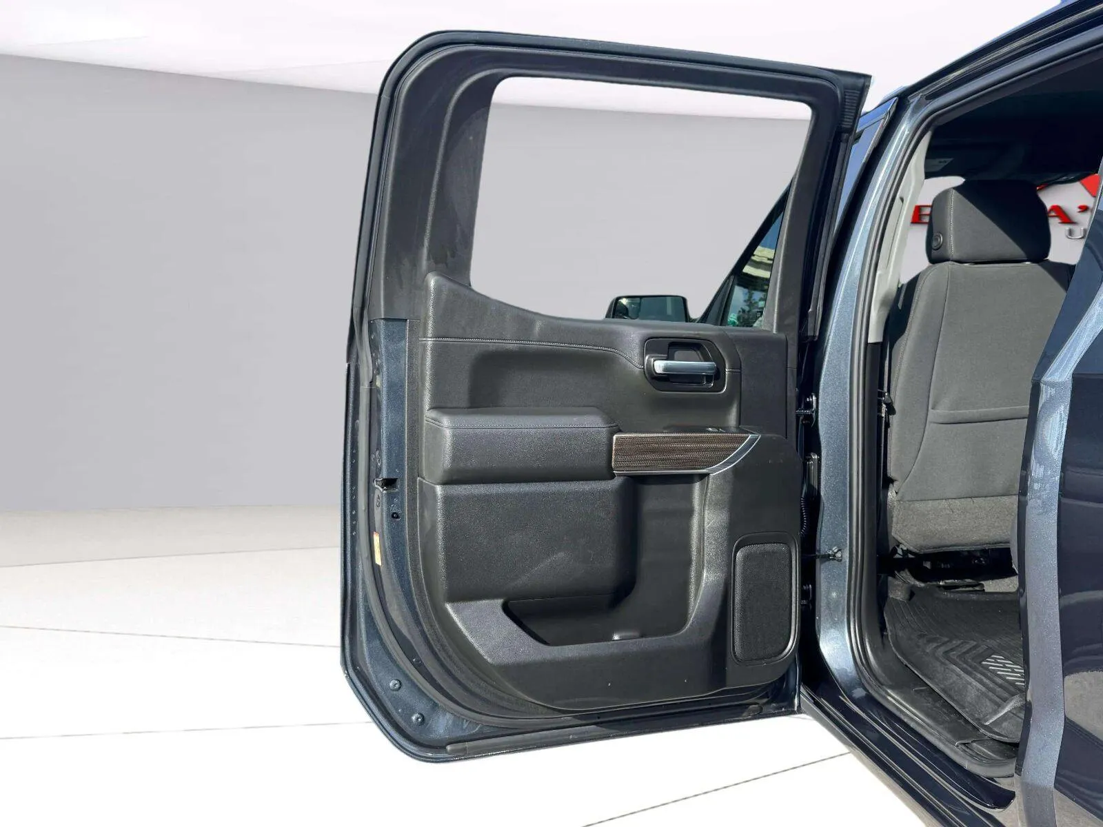 Chevrolet Silverado photo 30