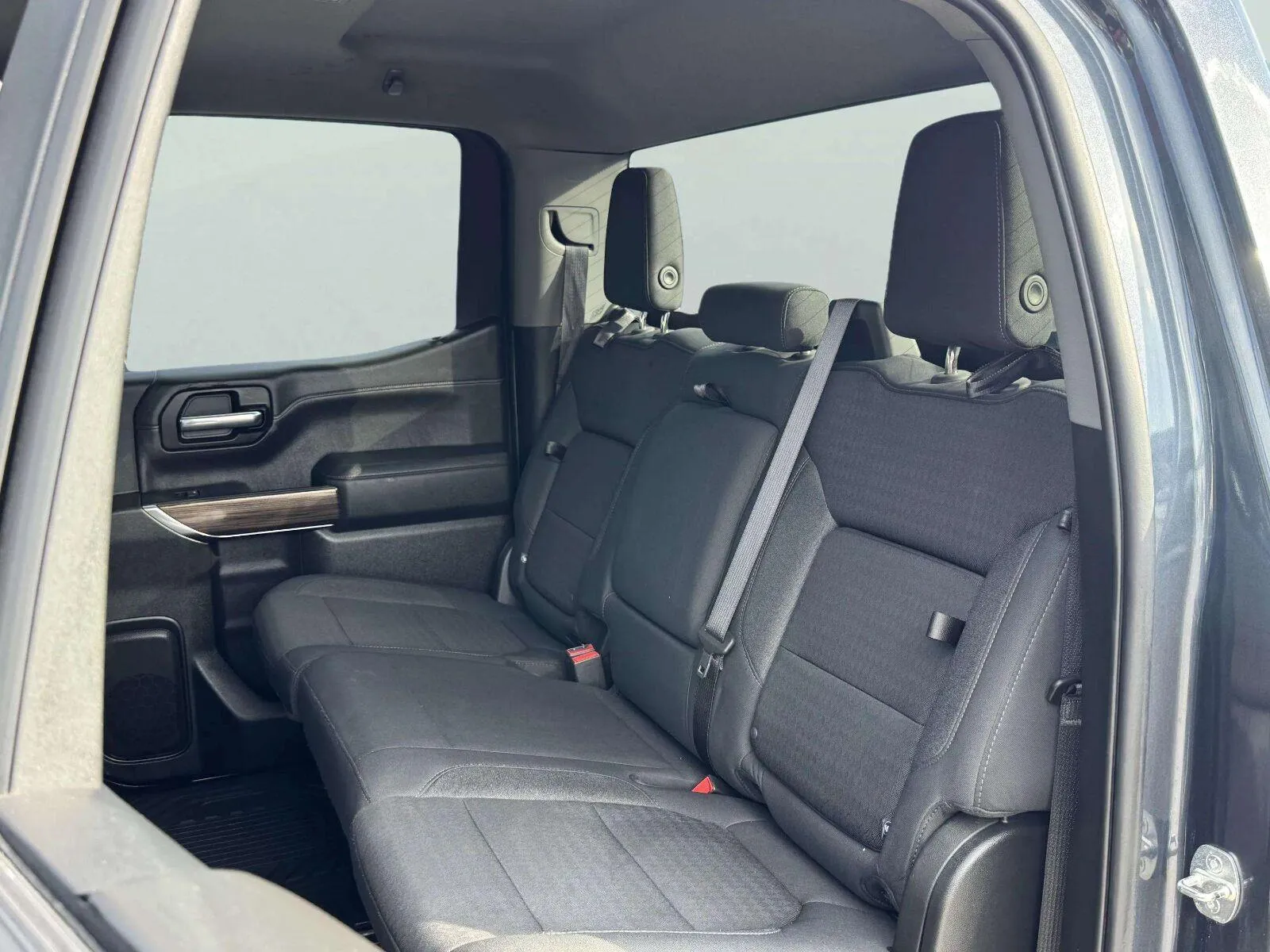 Chevrolet Silverado photo 32