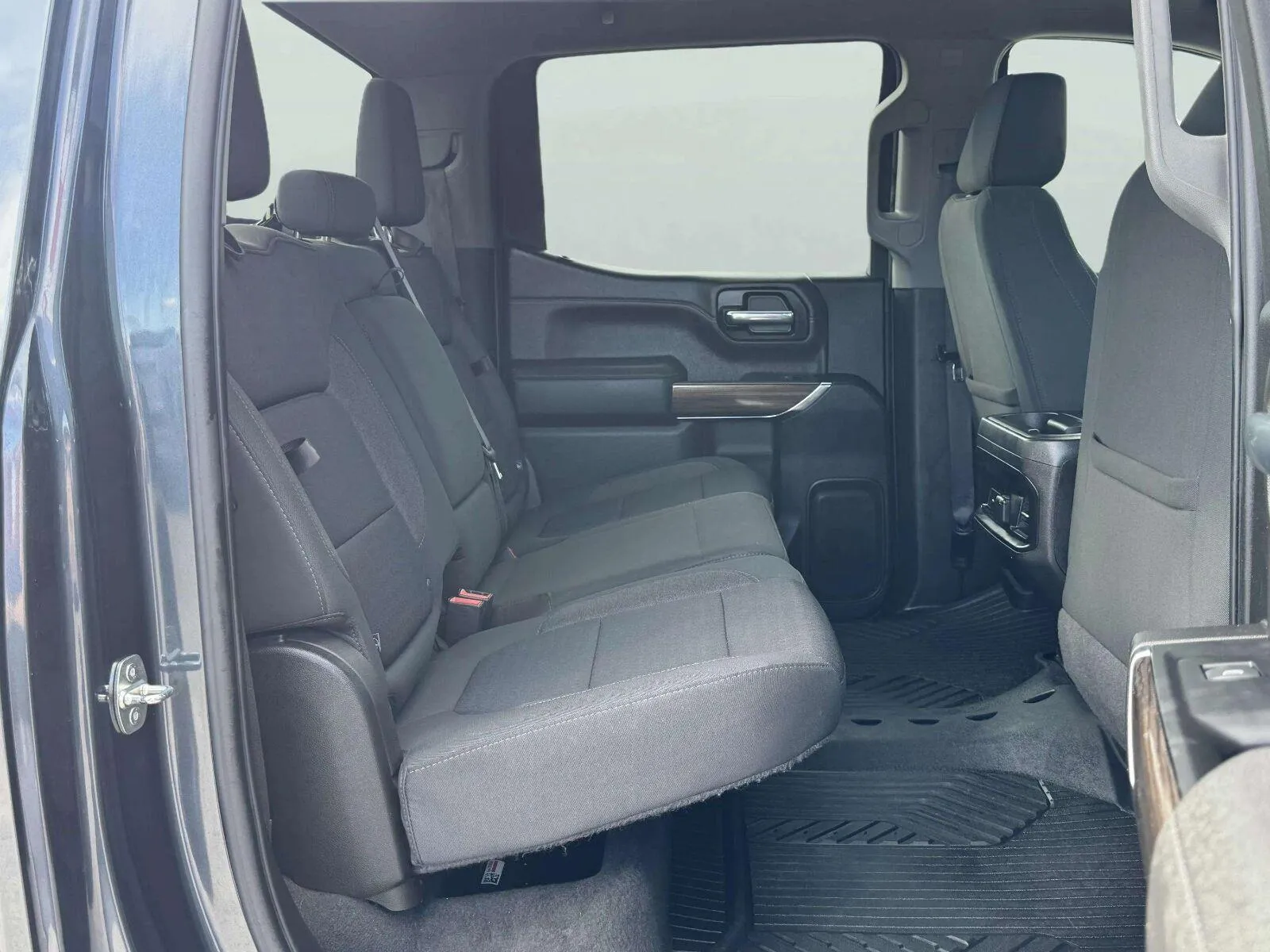 Chevrolet Silverado photo 33