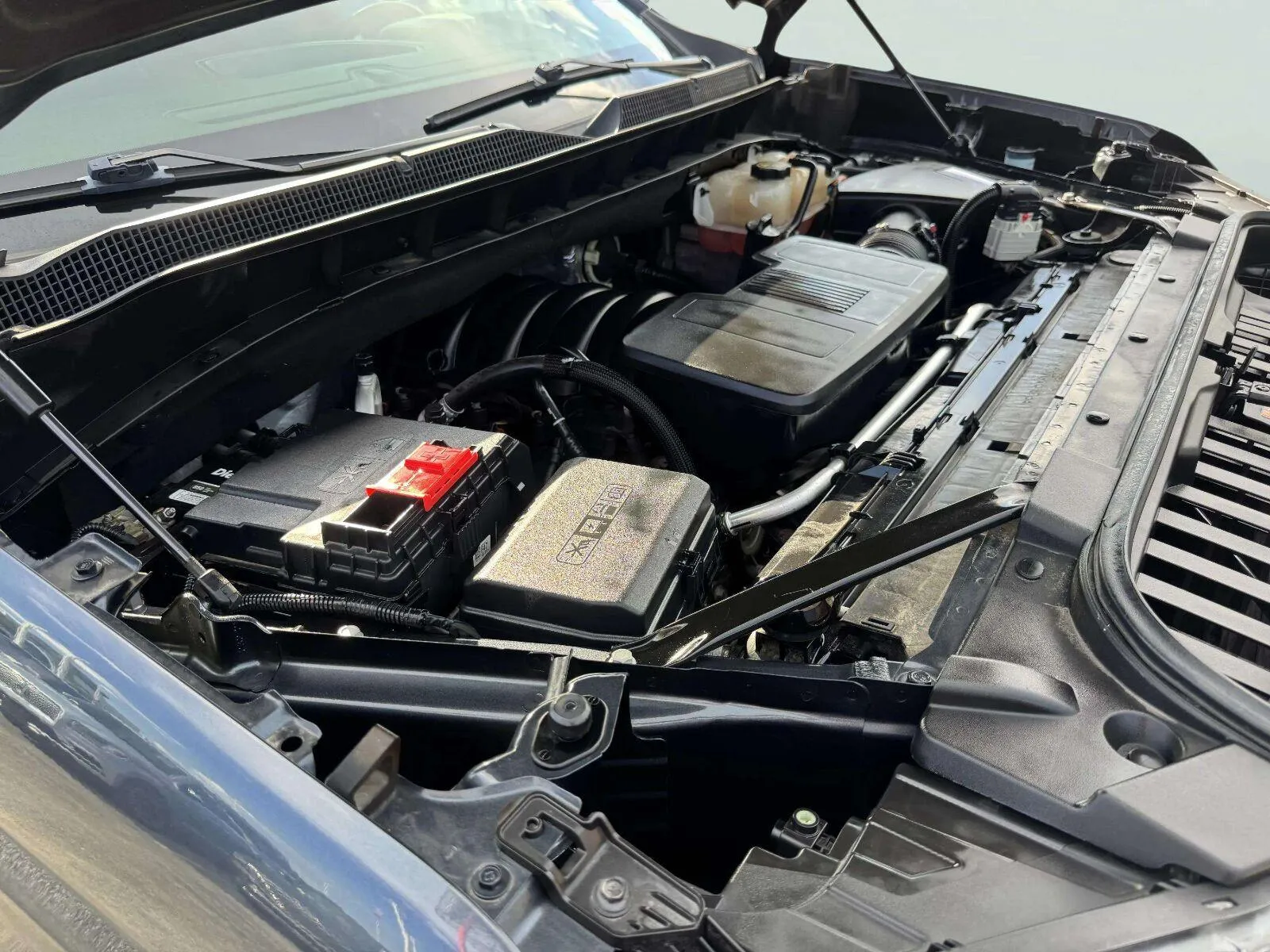 Chevrolet Silverado photo 49
