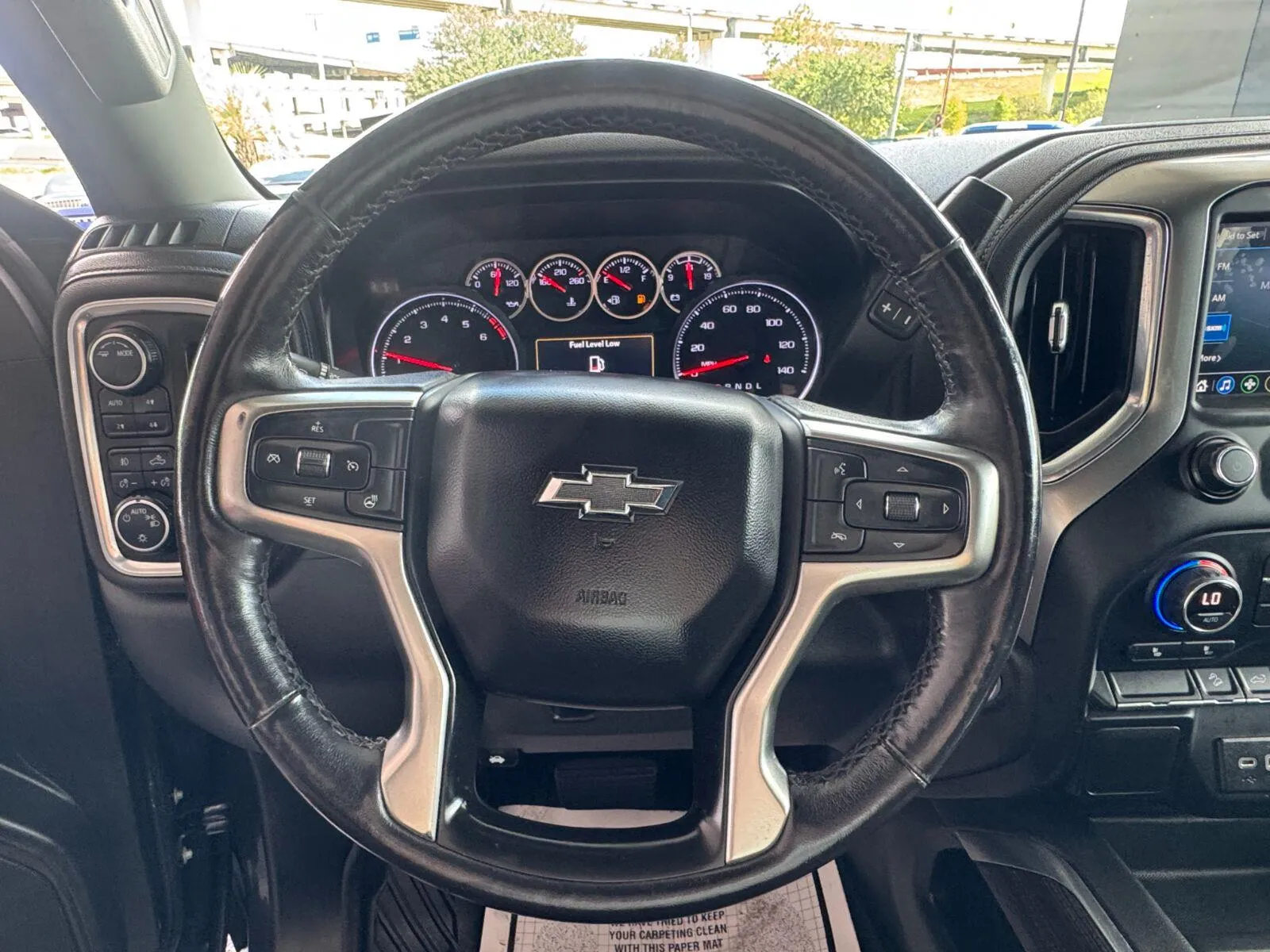 Chevrolet Silverado photo 26