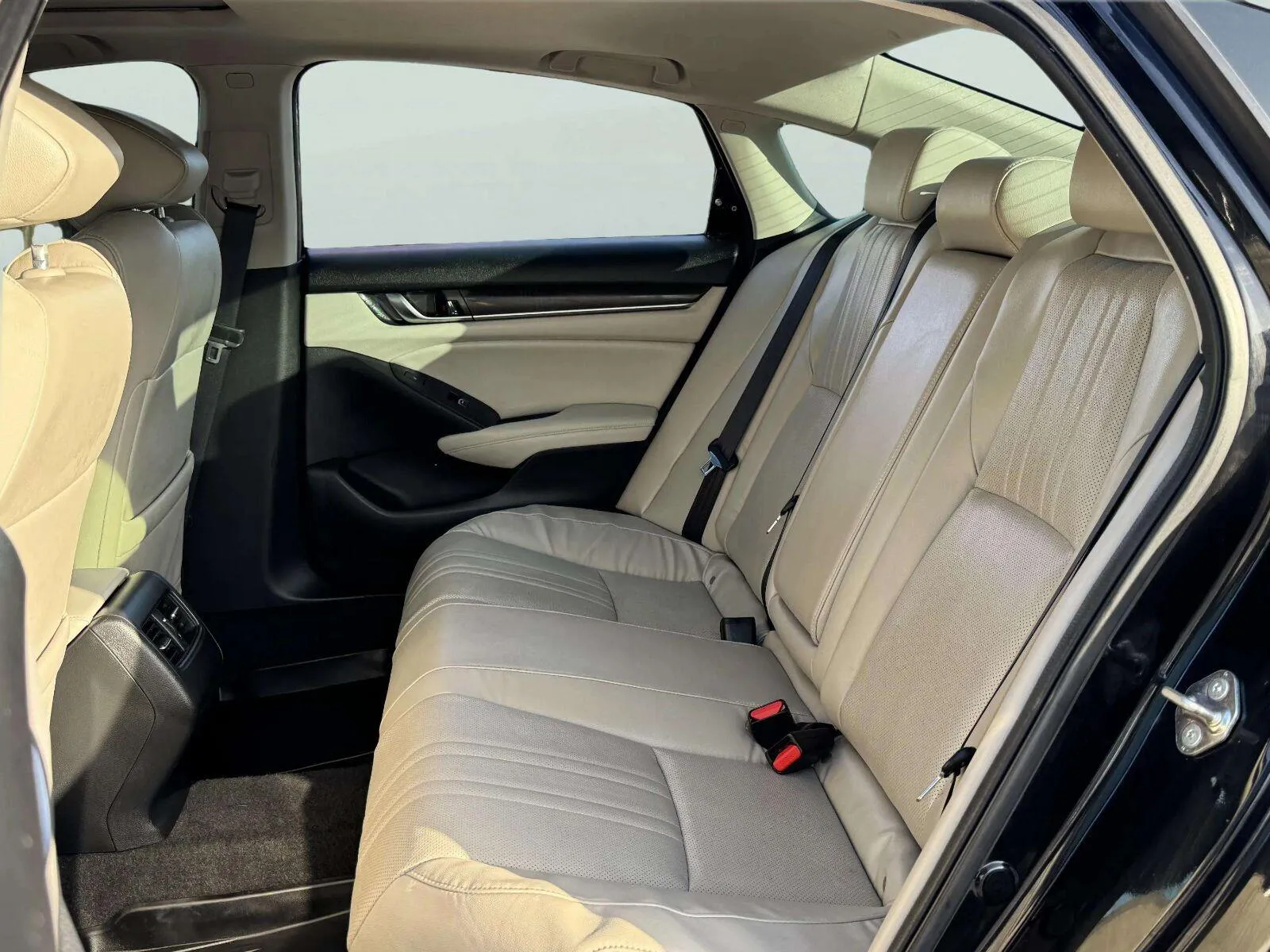 Honda Accord photo 18