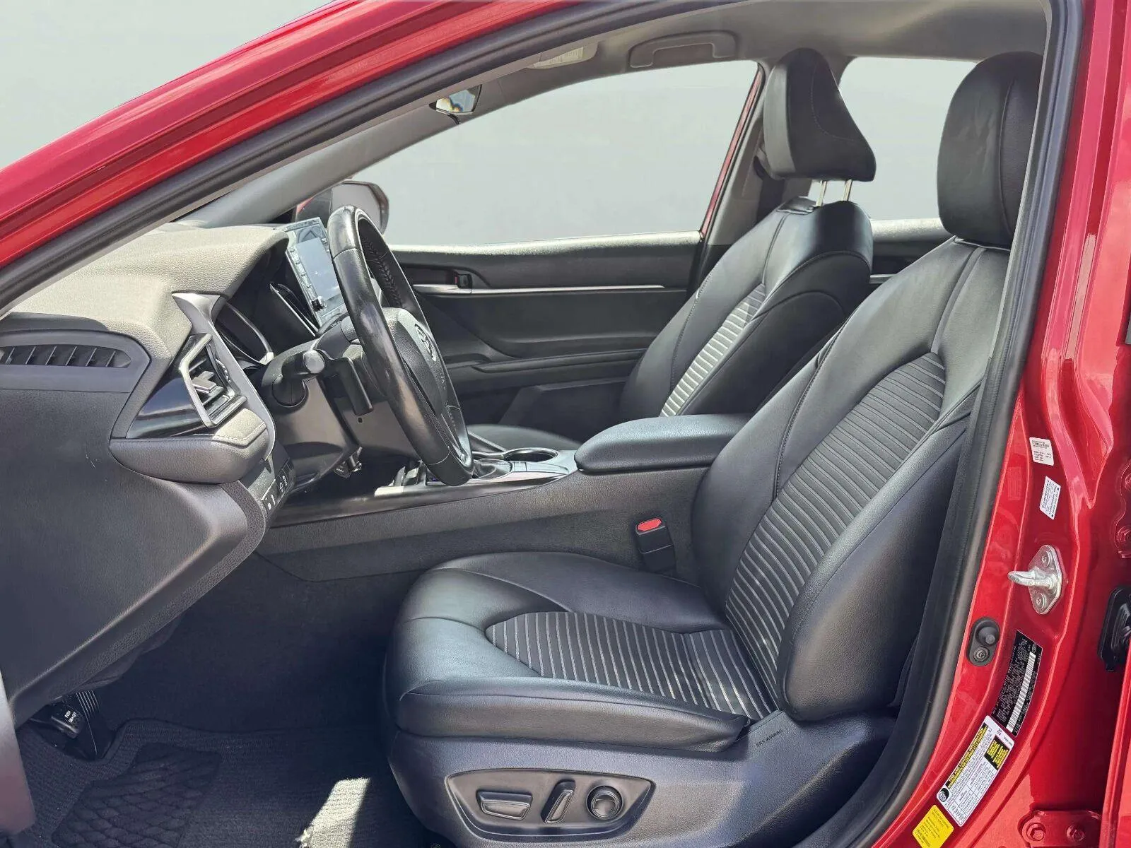 Toyota Camry photo 10