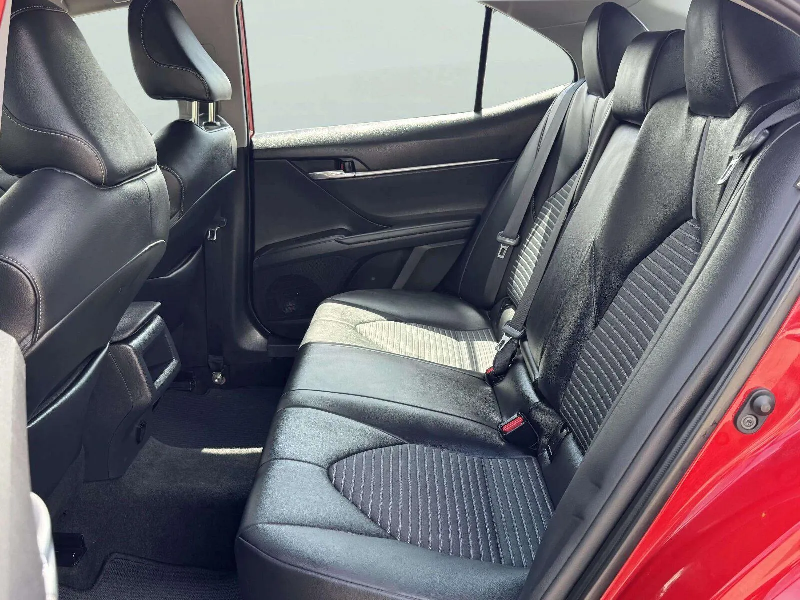 Toyota Camry photo 23