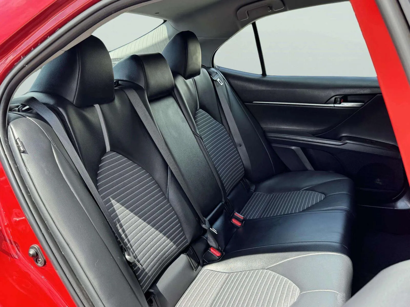 Toyota Camry photo 30