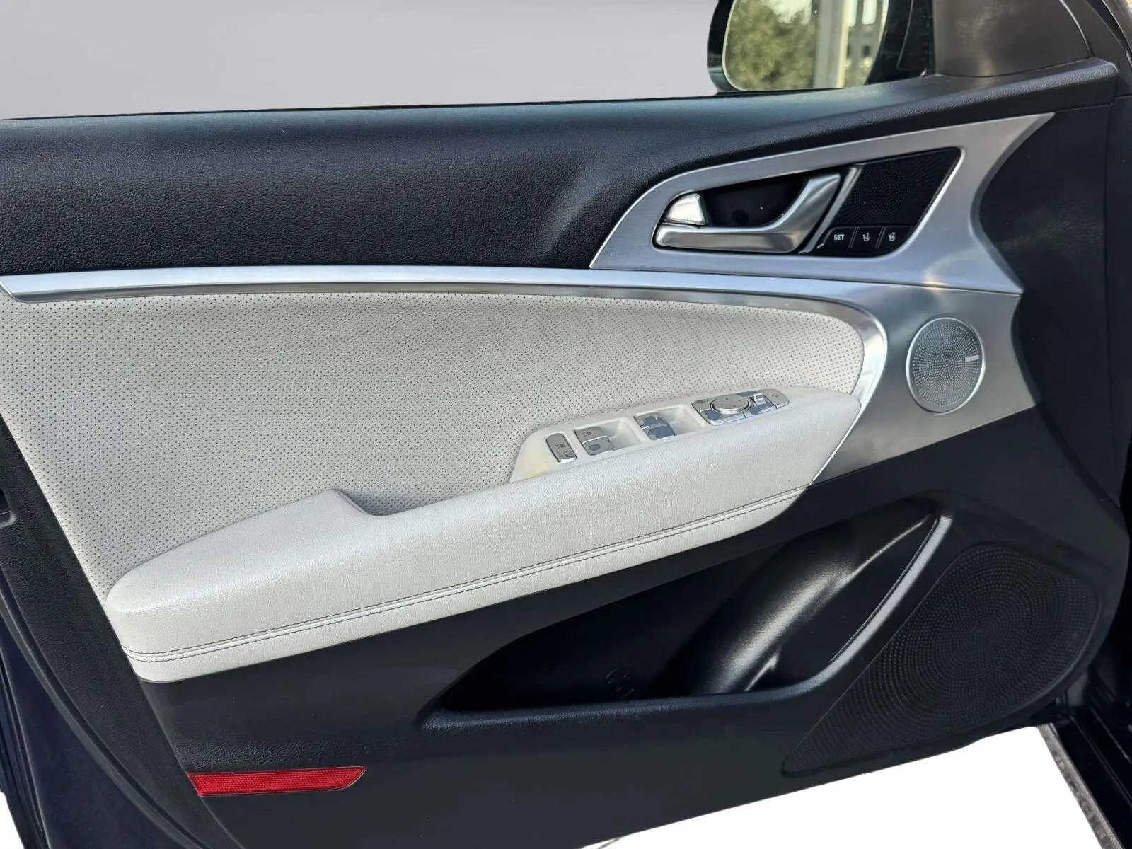 Genesis G70 photo 12