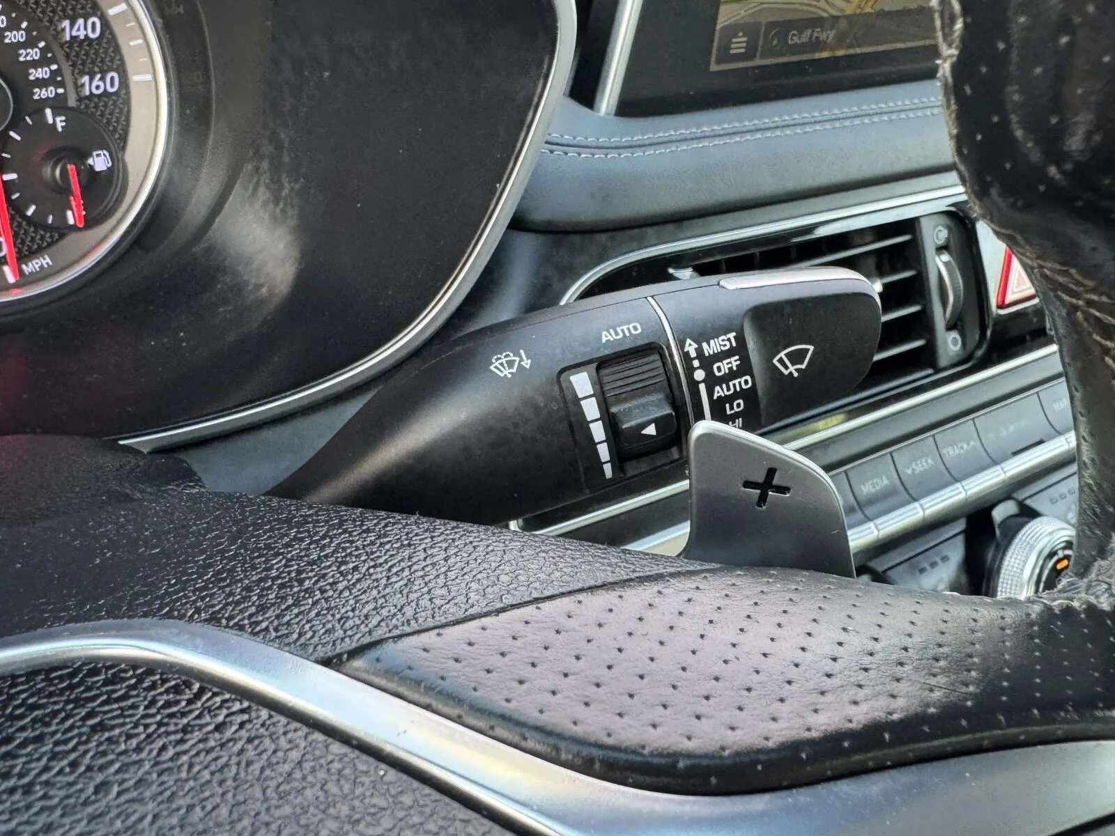 Genesis G70 photo 16