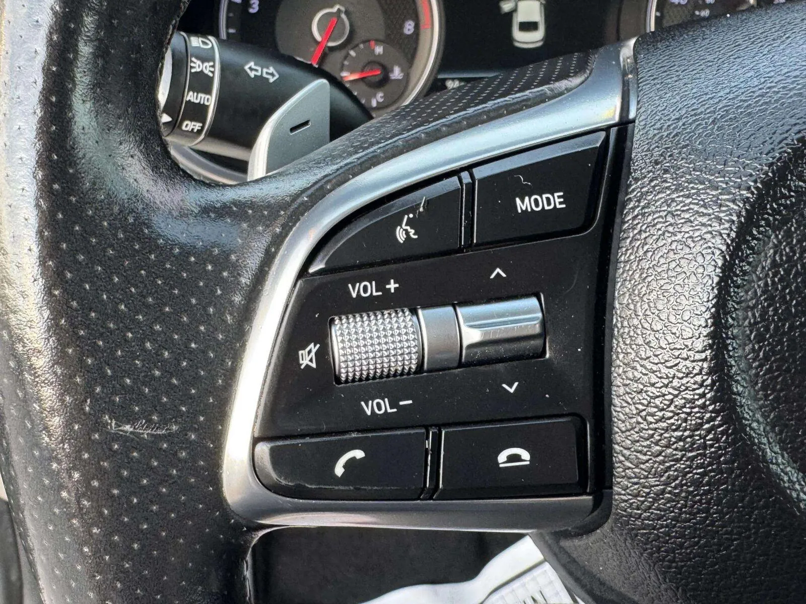 Genesis G70 photo 17