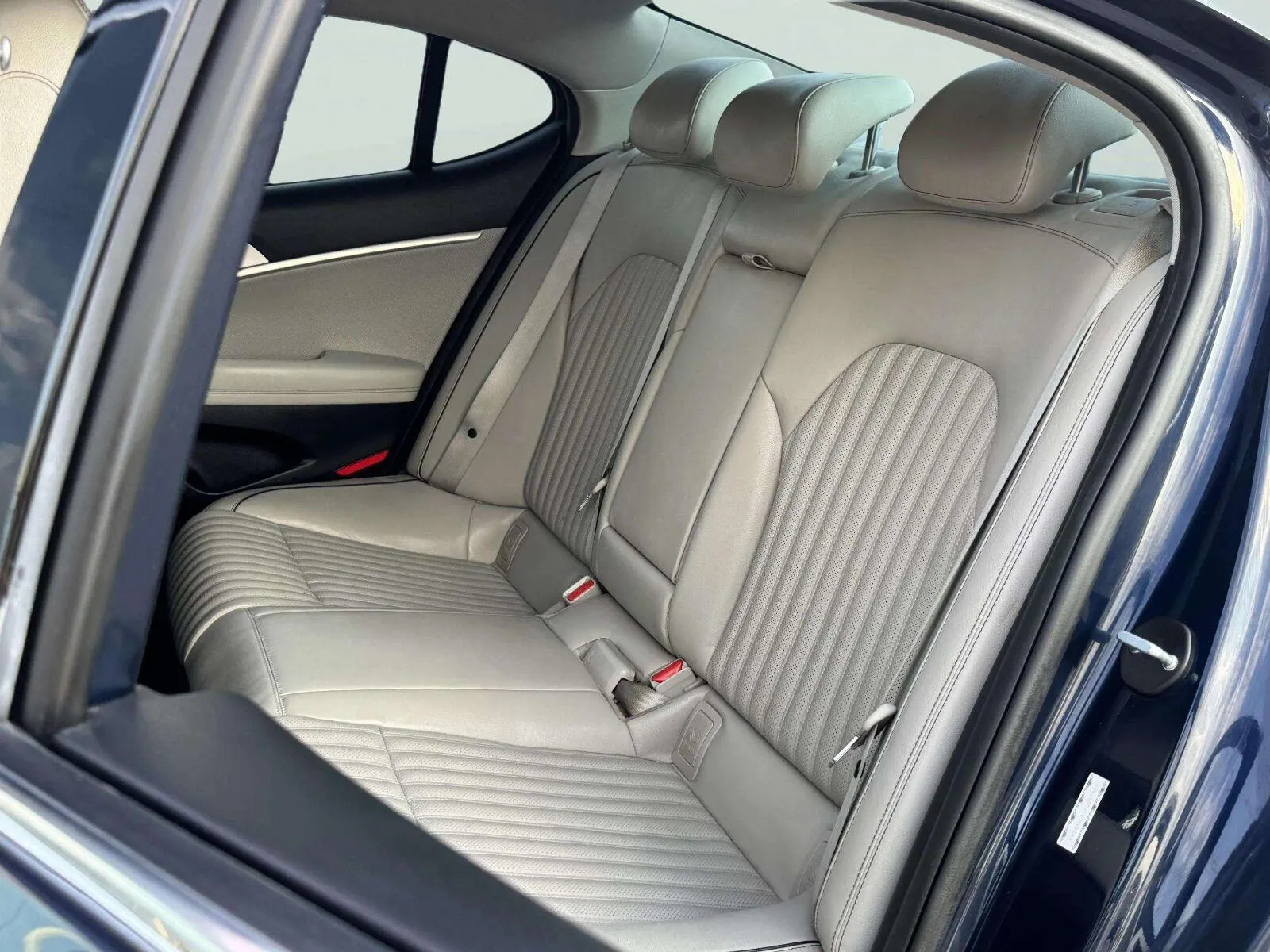 Genesis G70 photo 26