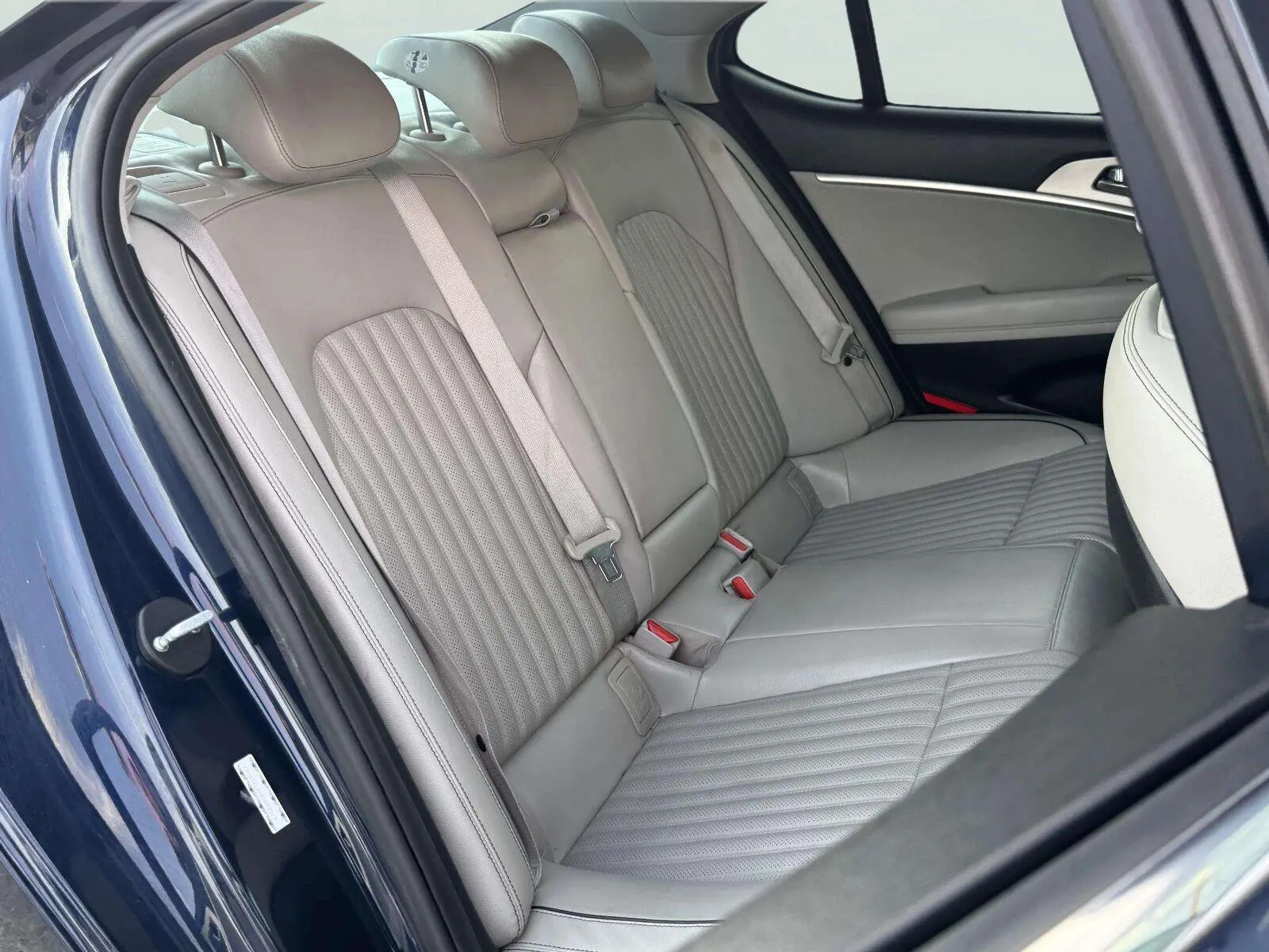 Genesis G70 photo 30