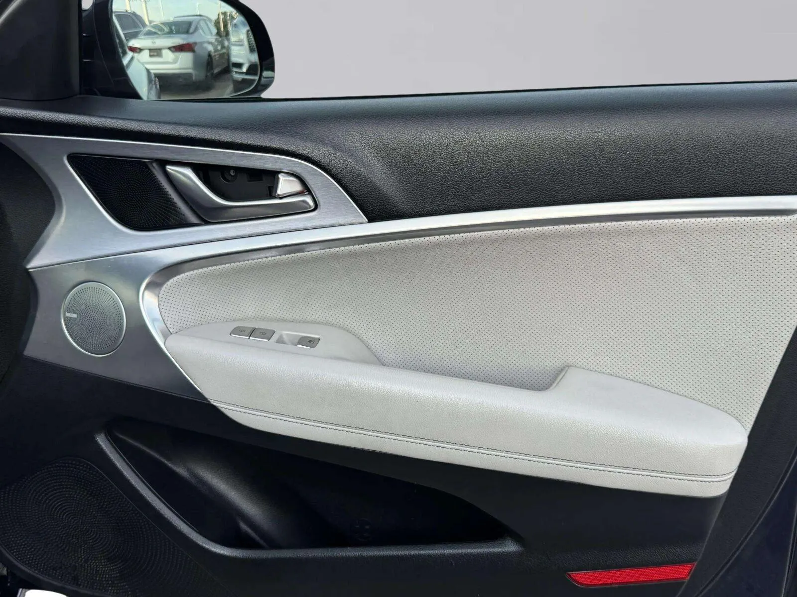 Genesis G70 photo 36