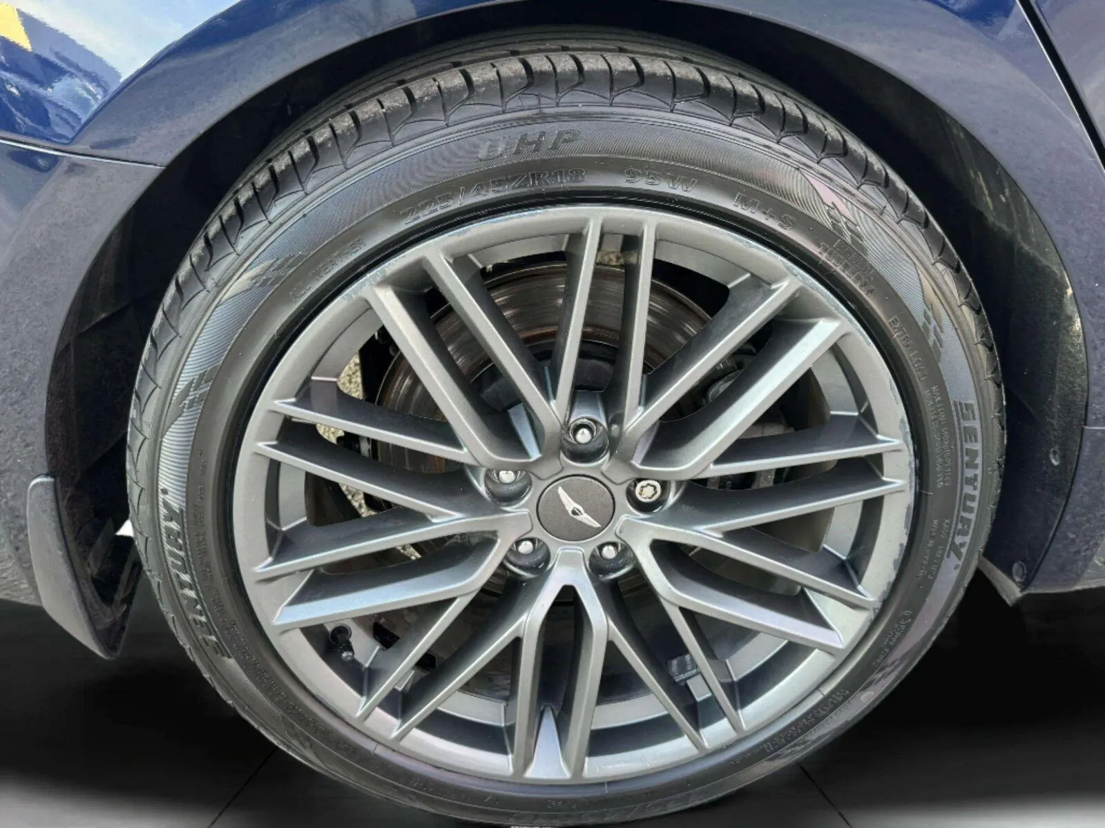 Genesis G70 photo 42