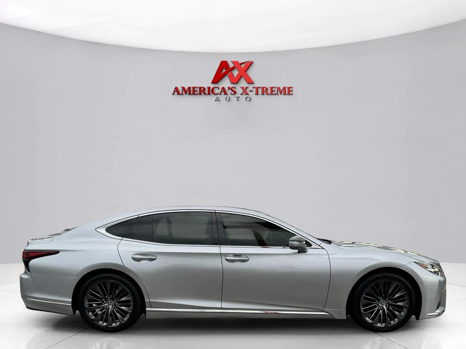 Lexus LS photo 7