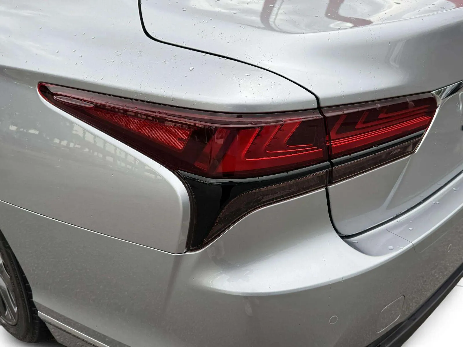 Lexus LS photo 14