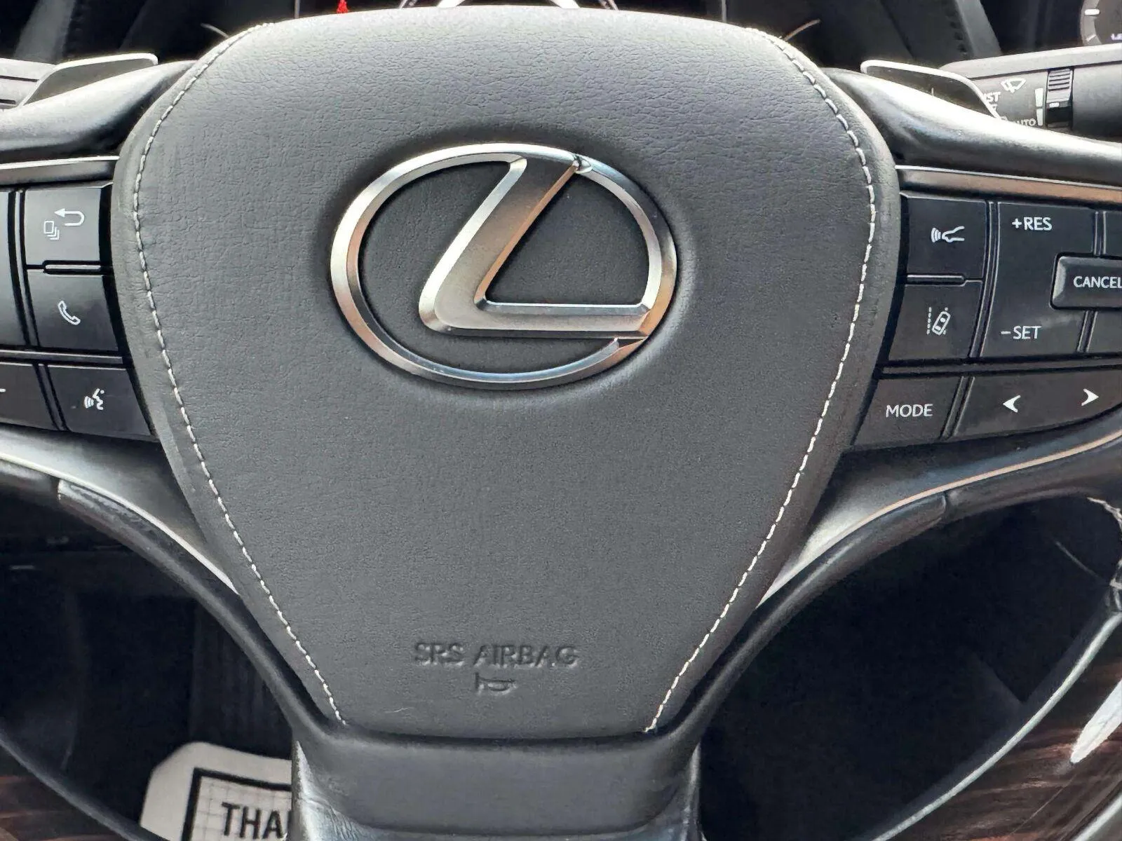 Lexus LS photo 24