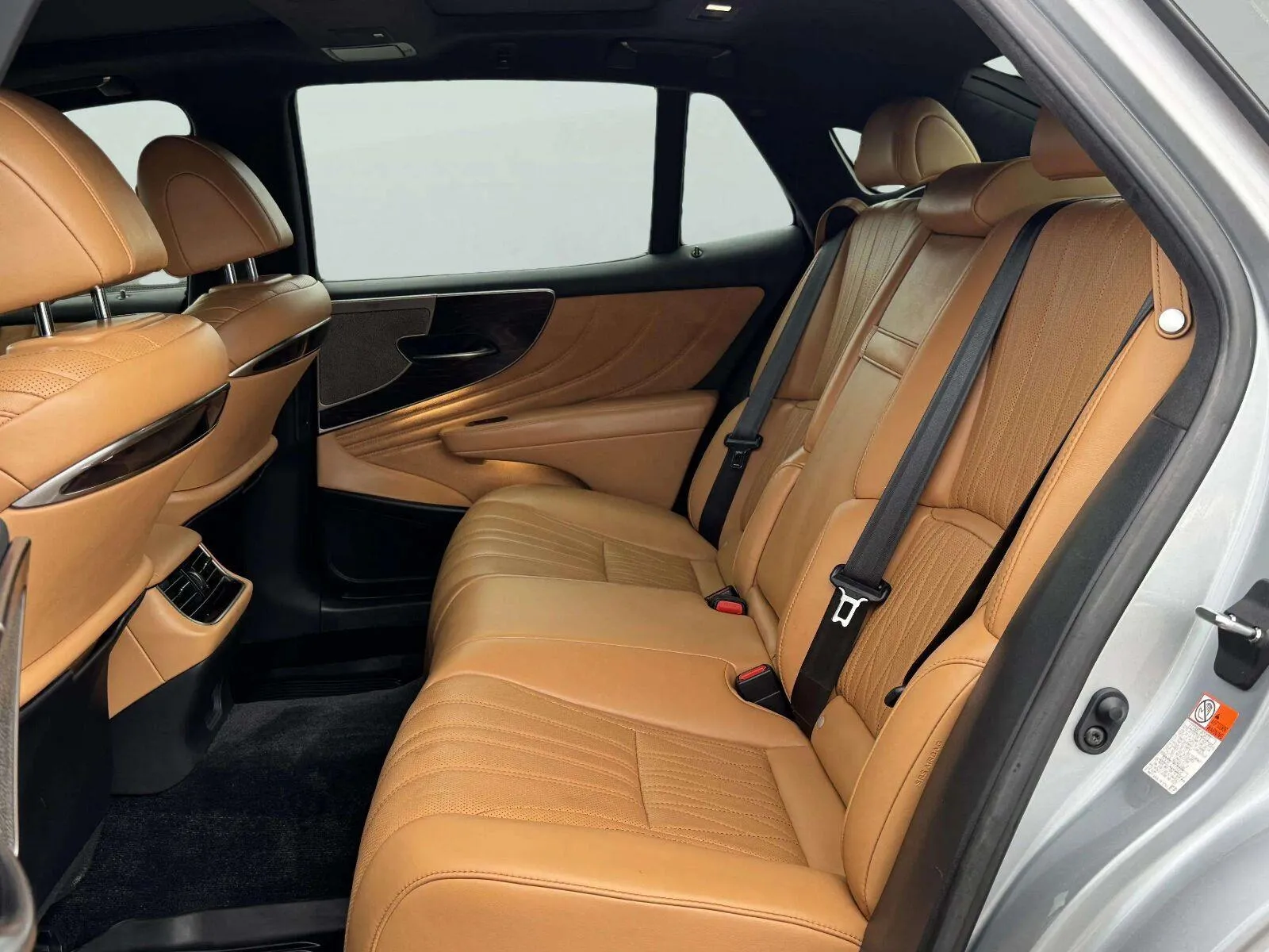 Lexus LS photo 29