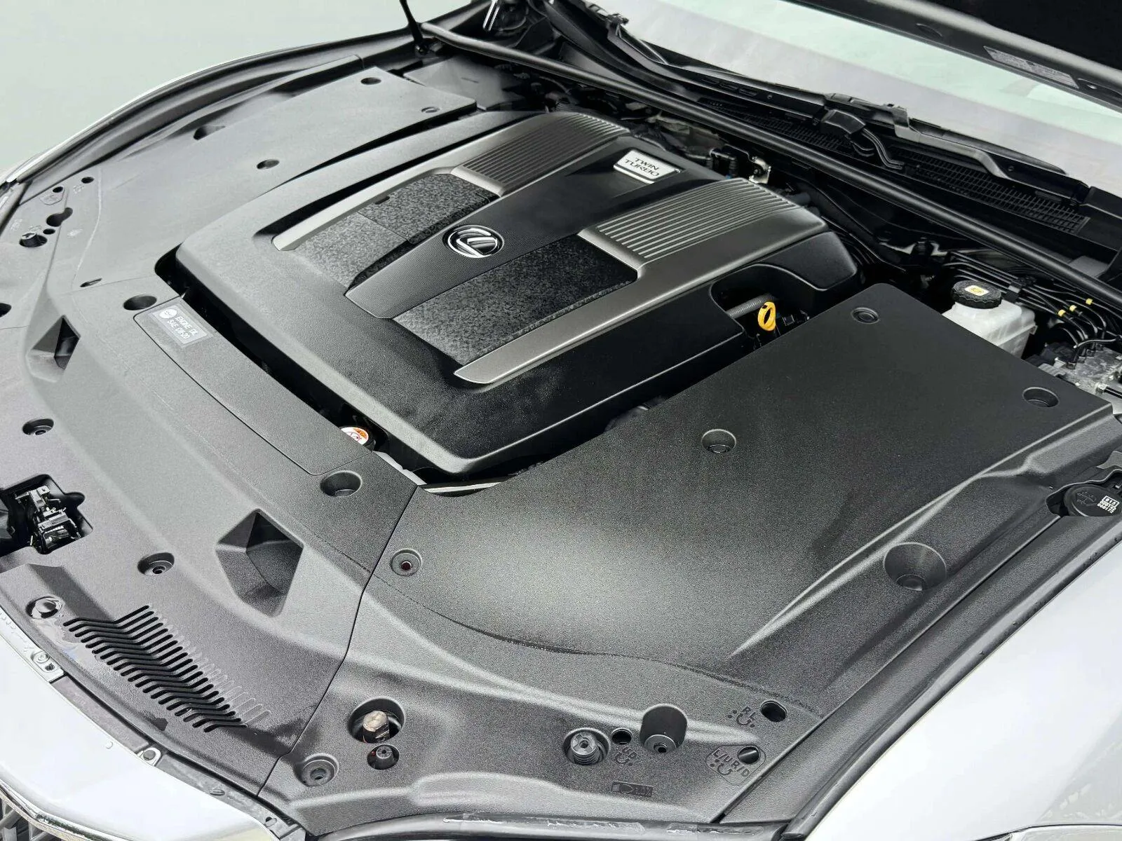 Lexus LS photo 52