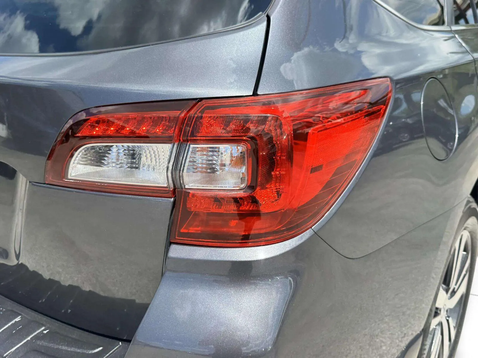 Subaru Outback photo 15