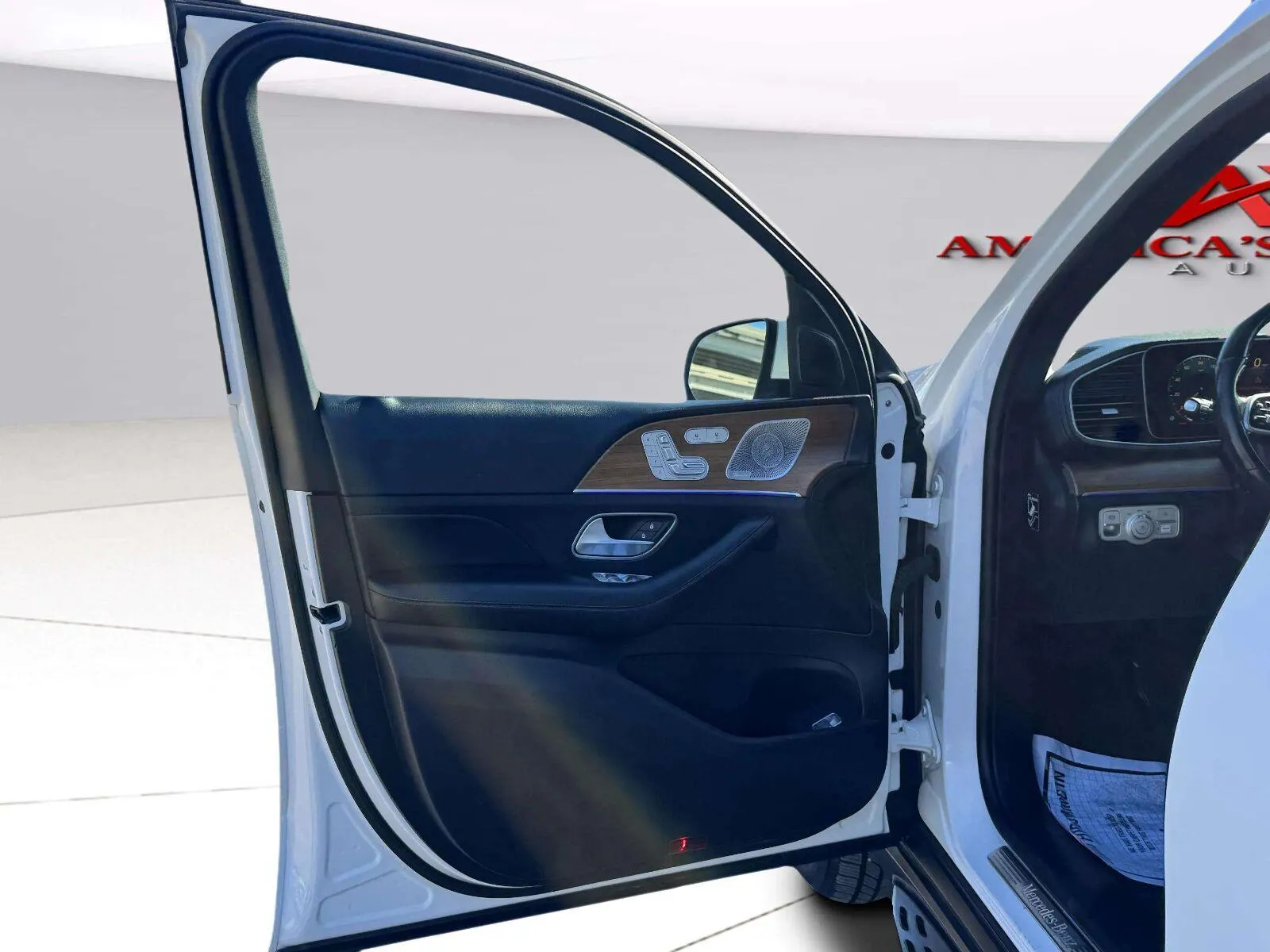 Mercedes-Benz GLS photo 17