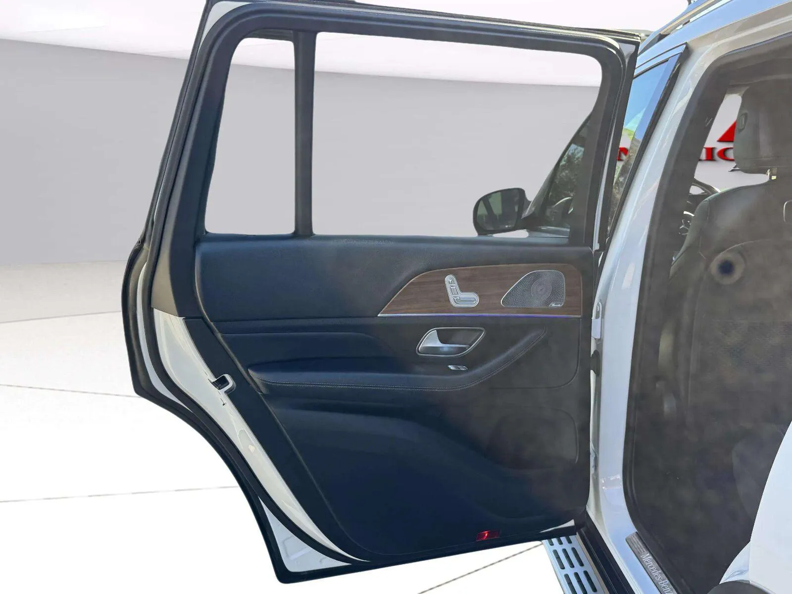 Mercedes-Benz GLS photo 30