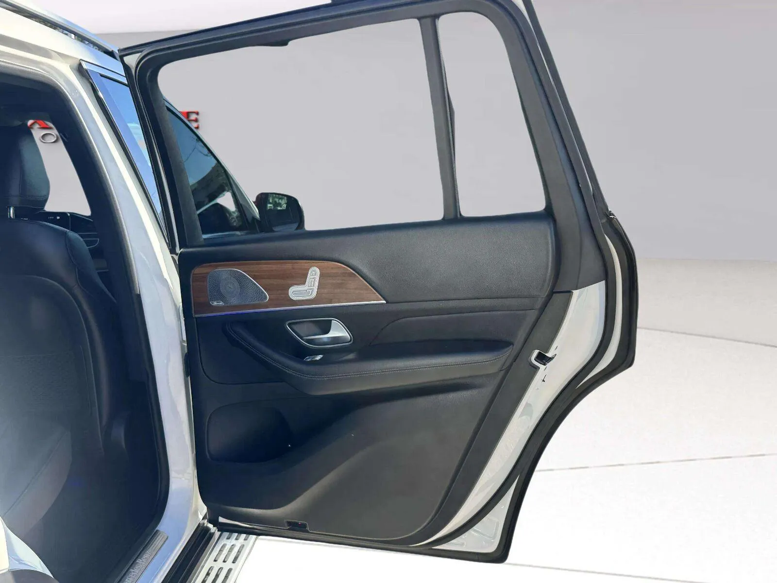 Mercedes-Benz GLS photo 34
