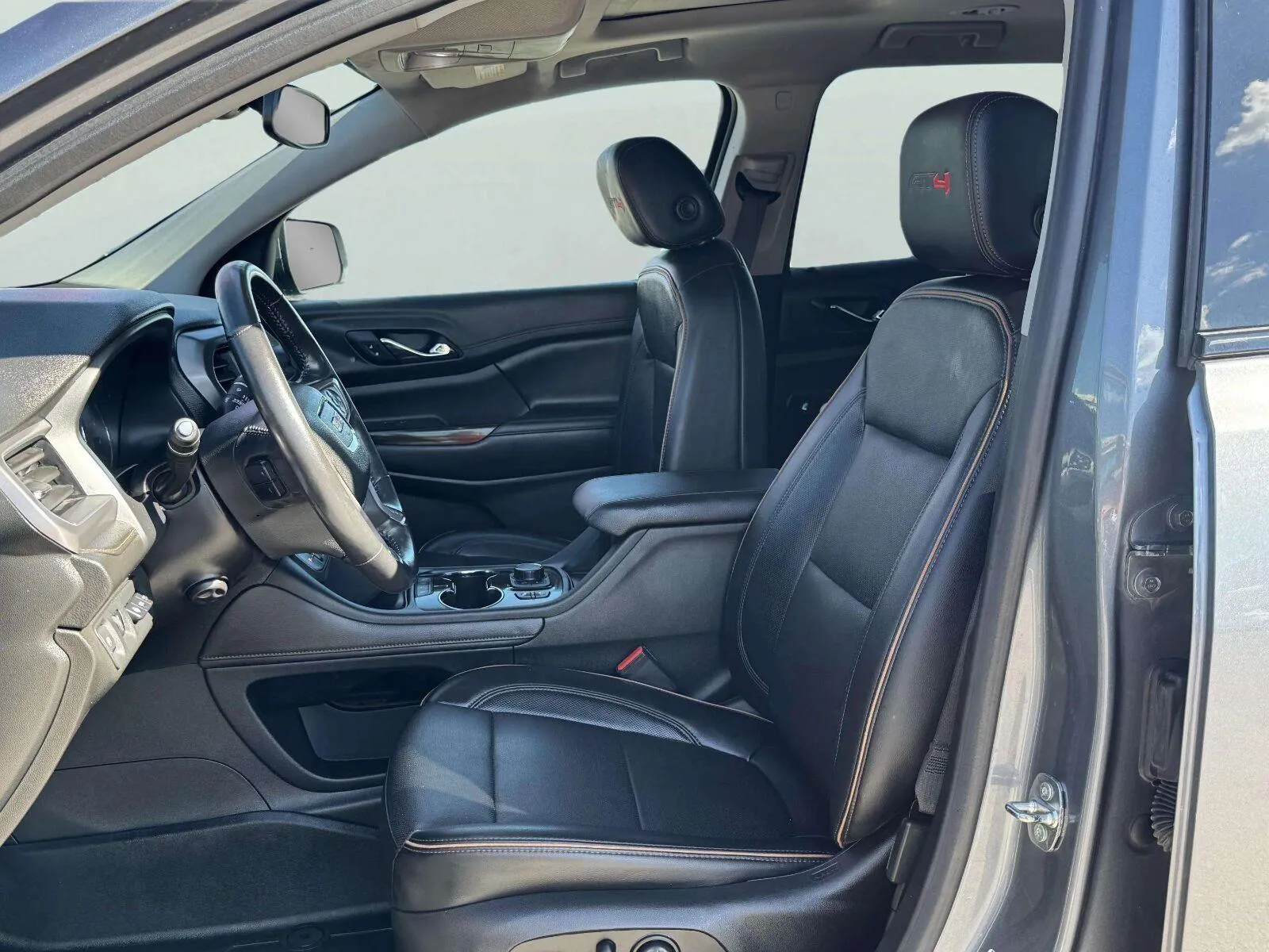 GMC Acadia photo 9