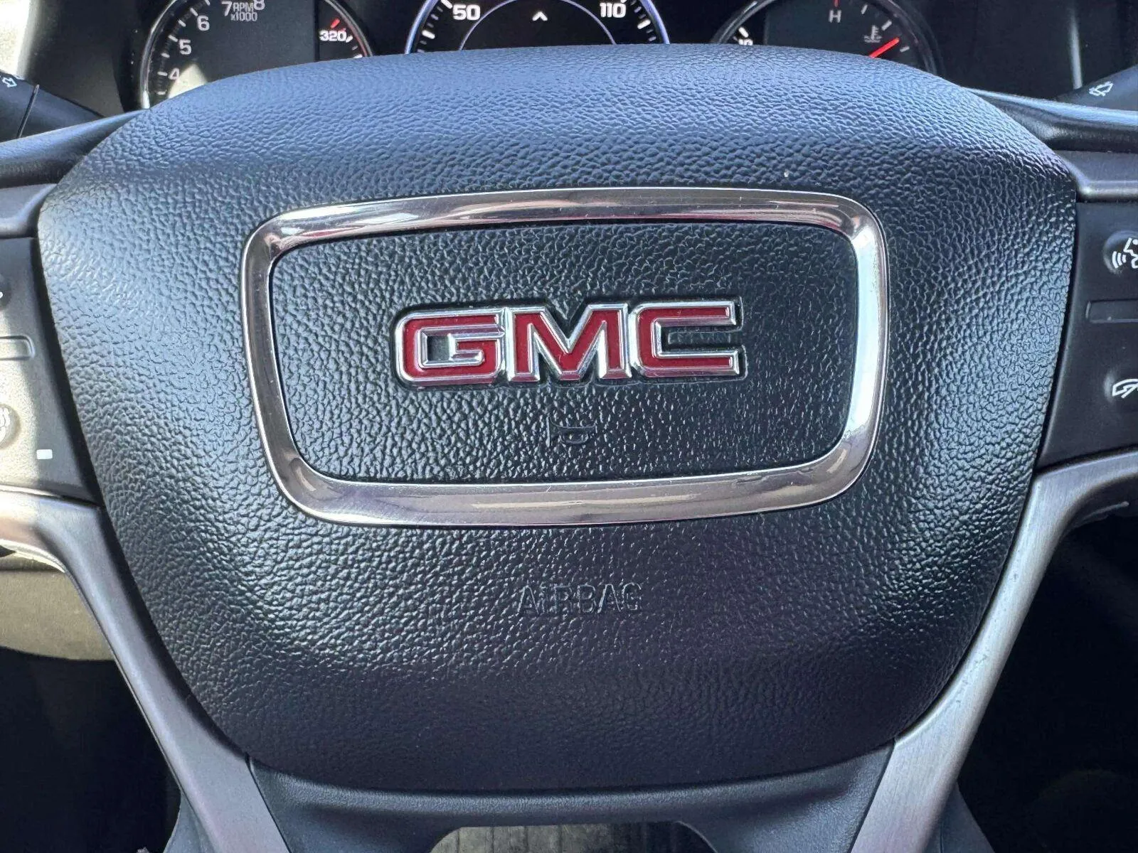 GMC Acadia photo 17