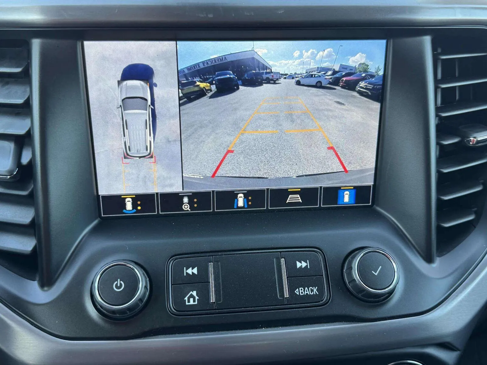 GMC Acadia photo 21