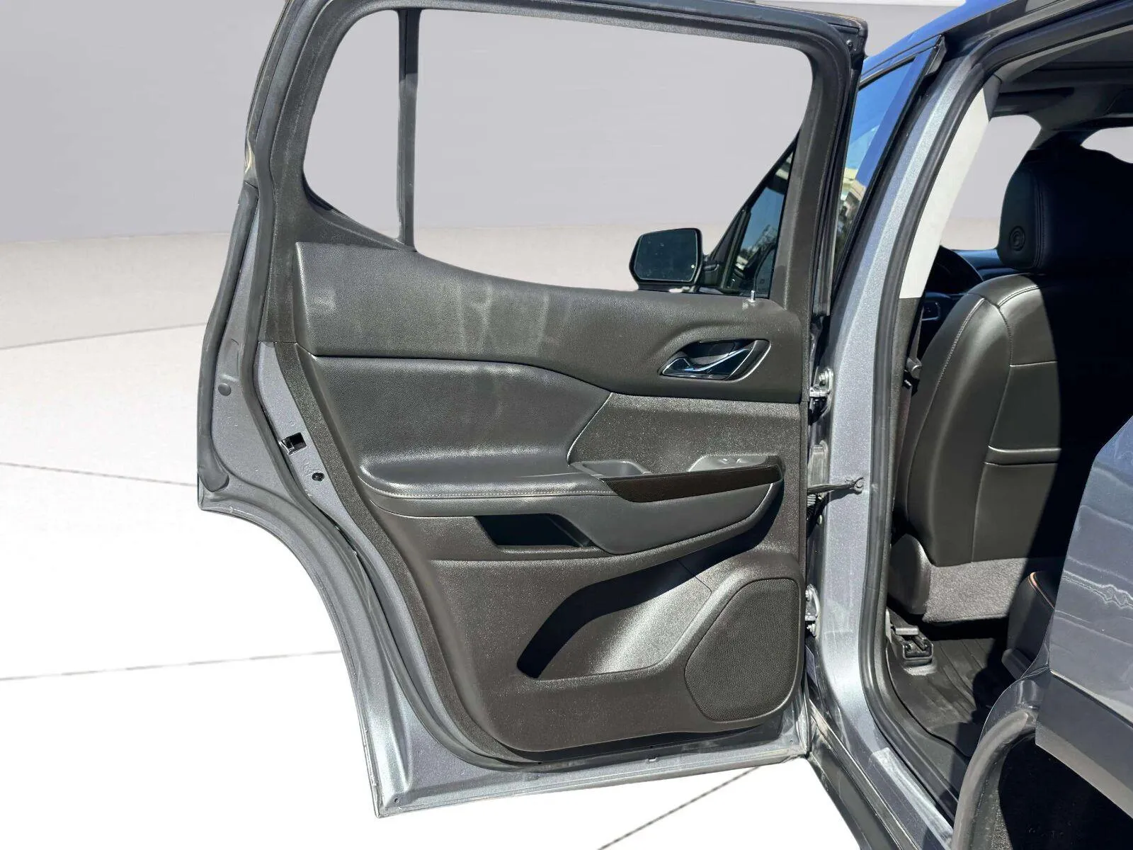 GMC Acadia photo 23