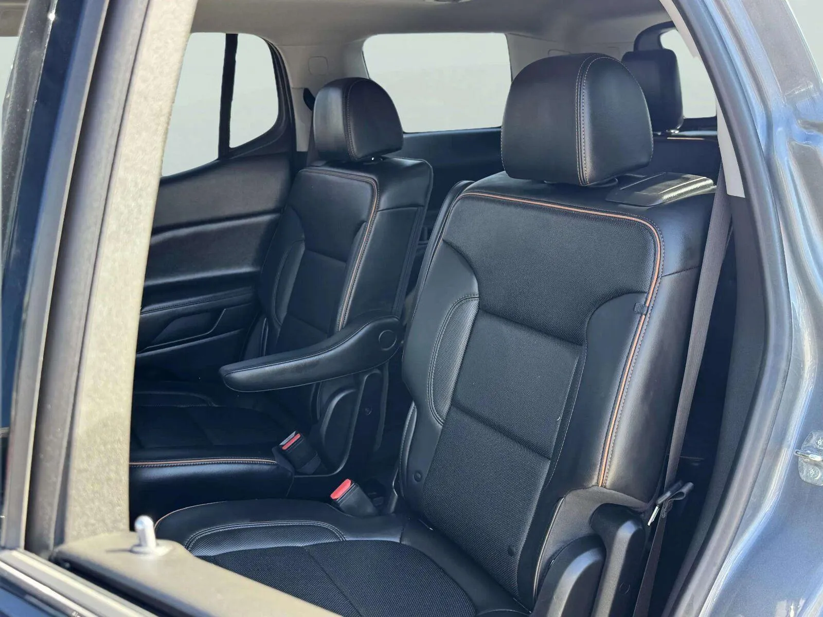 GMC Acadia photo 25
