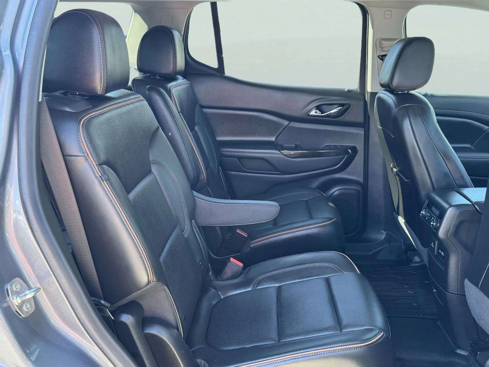 GMC Acadia photo 26