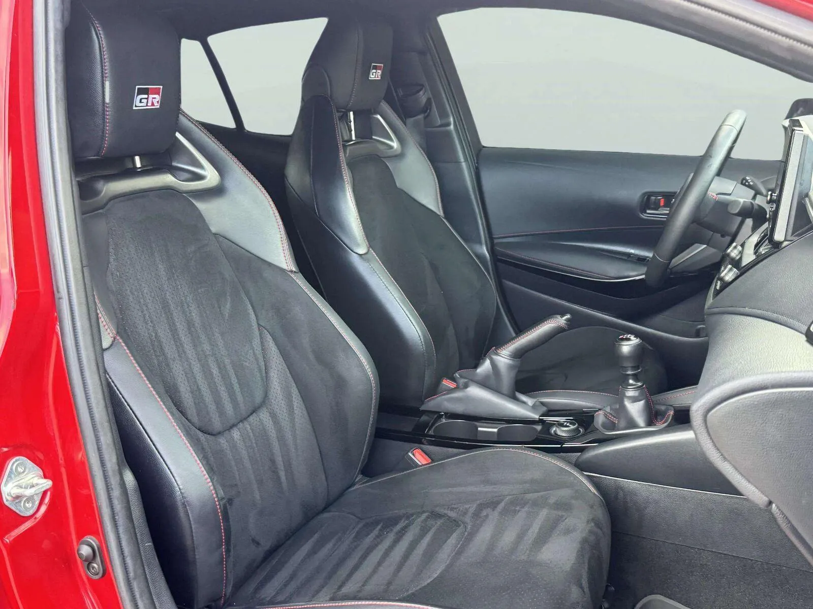 Toyota GR Corolla photo 34