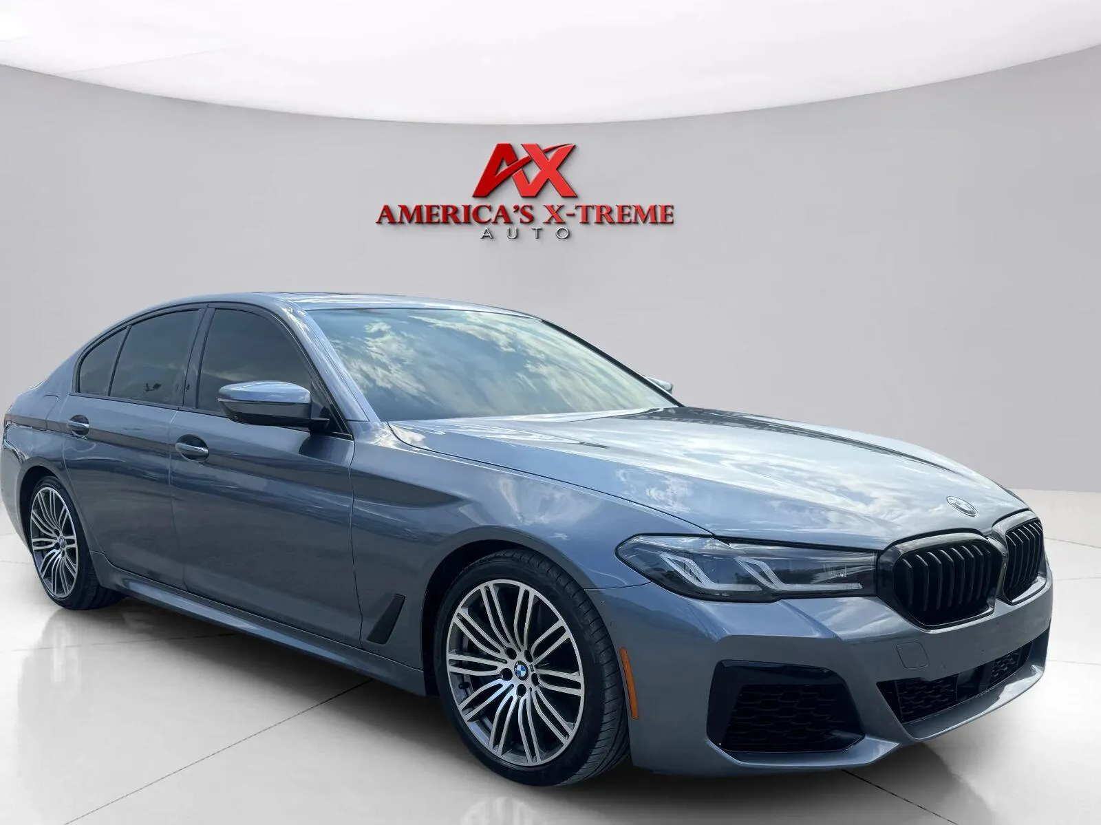 BMW 5 Series photo 8