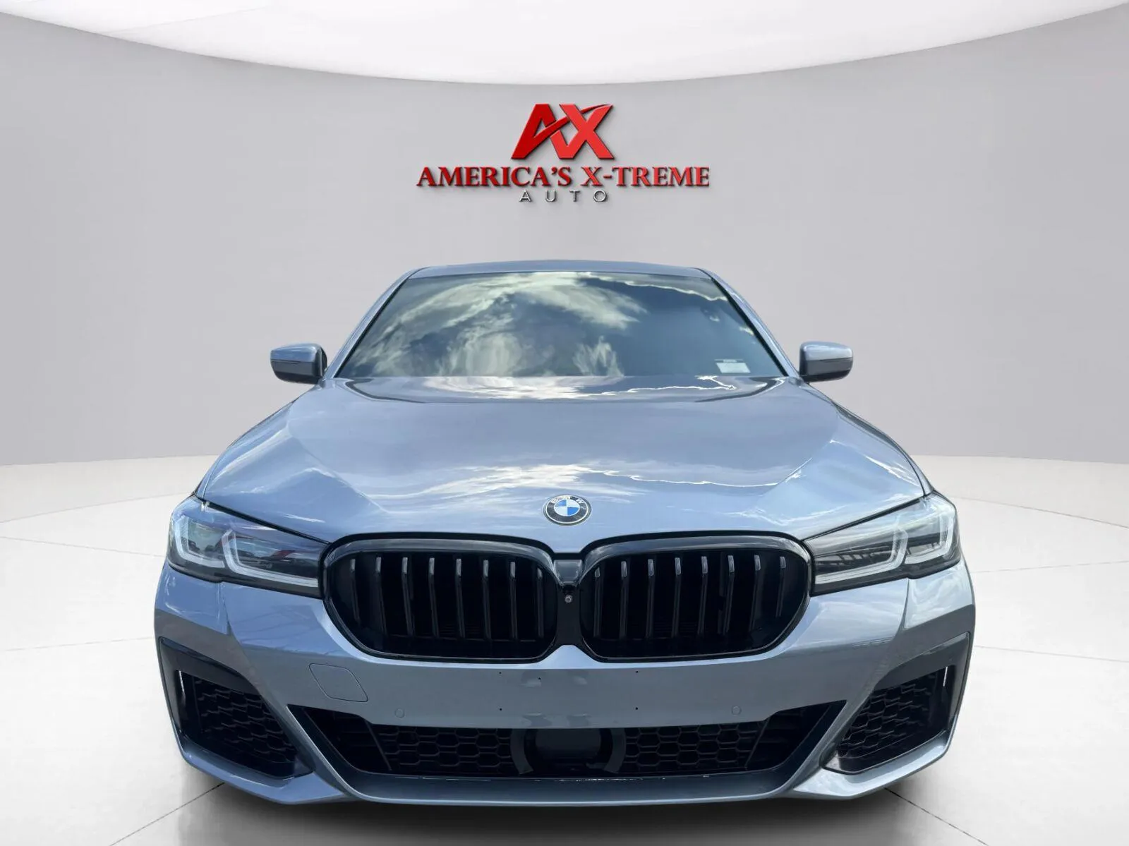 BMW 5 Series photo 9