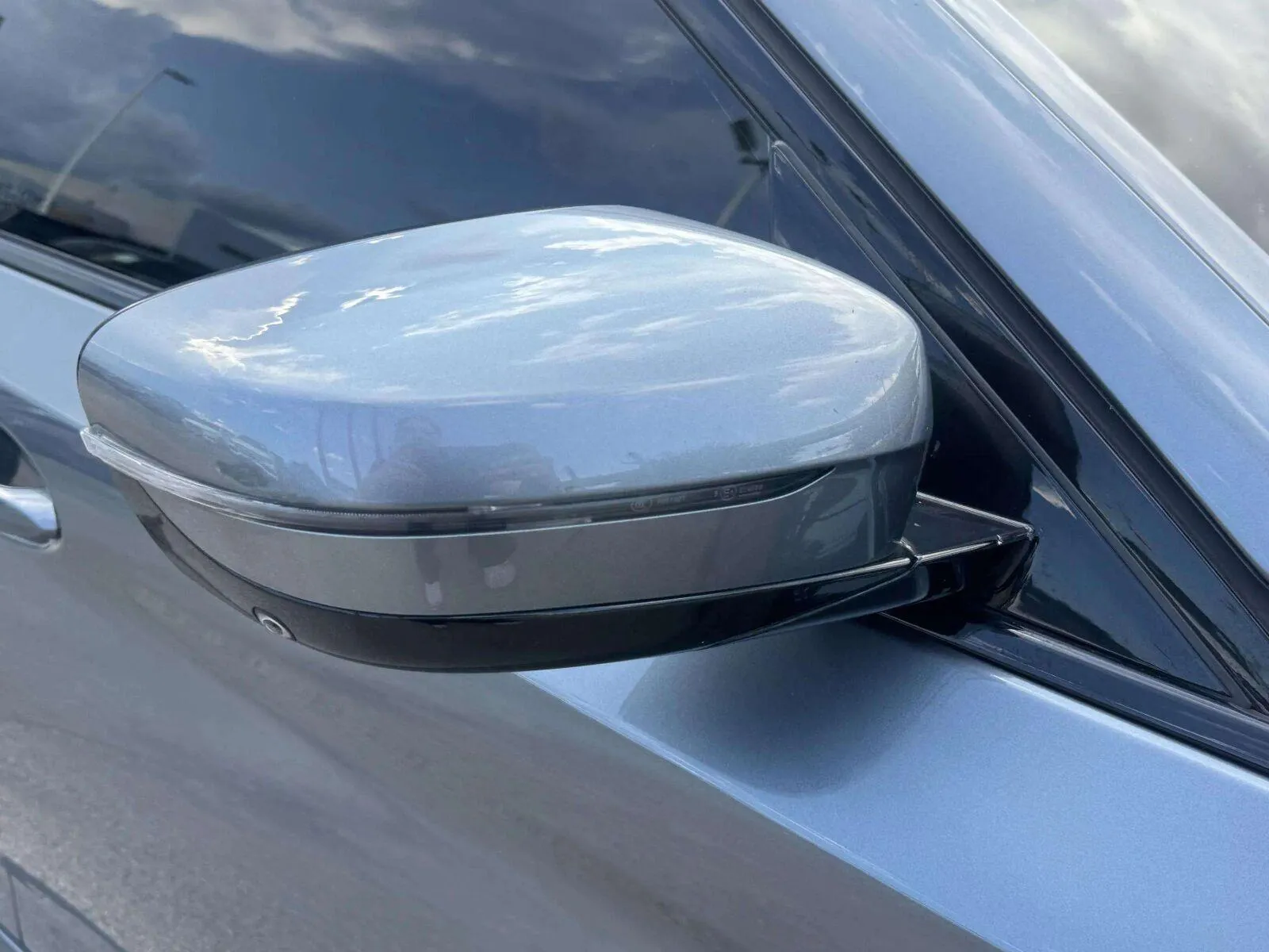 BMW 5 Series photo 10