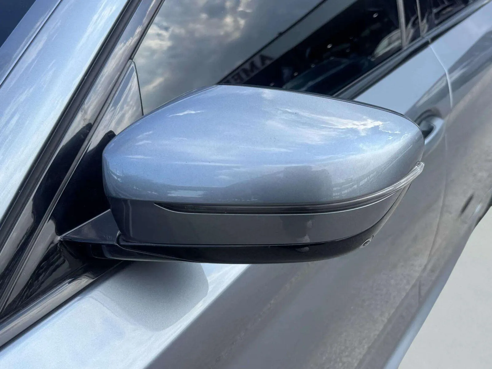 BMW 5 Series photo 13