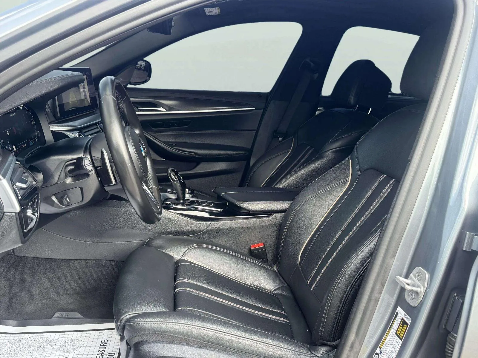 BMW 5 Series photo 16
