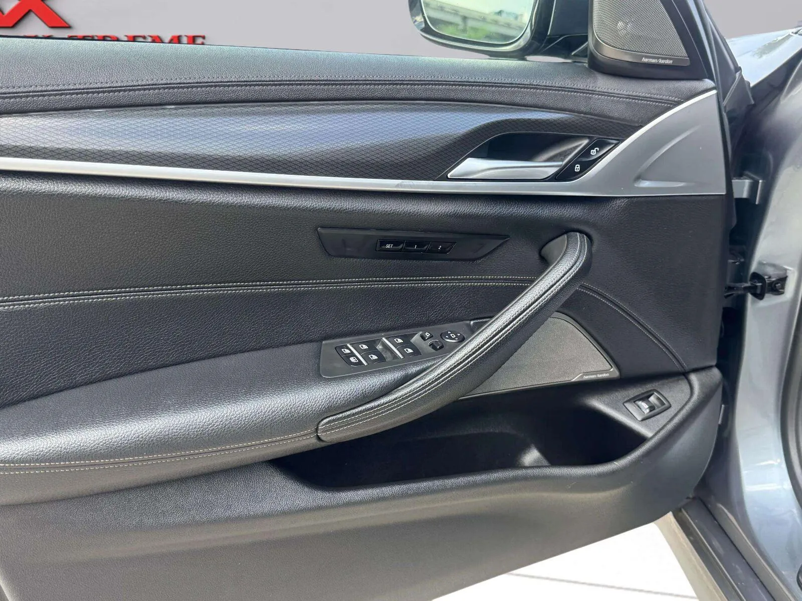 BMW 5 Series photo 18