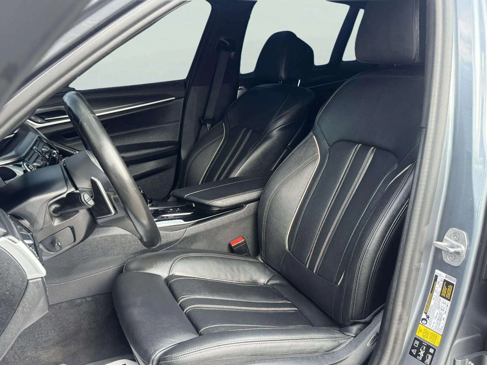 BMW 5 Series photo 19