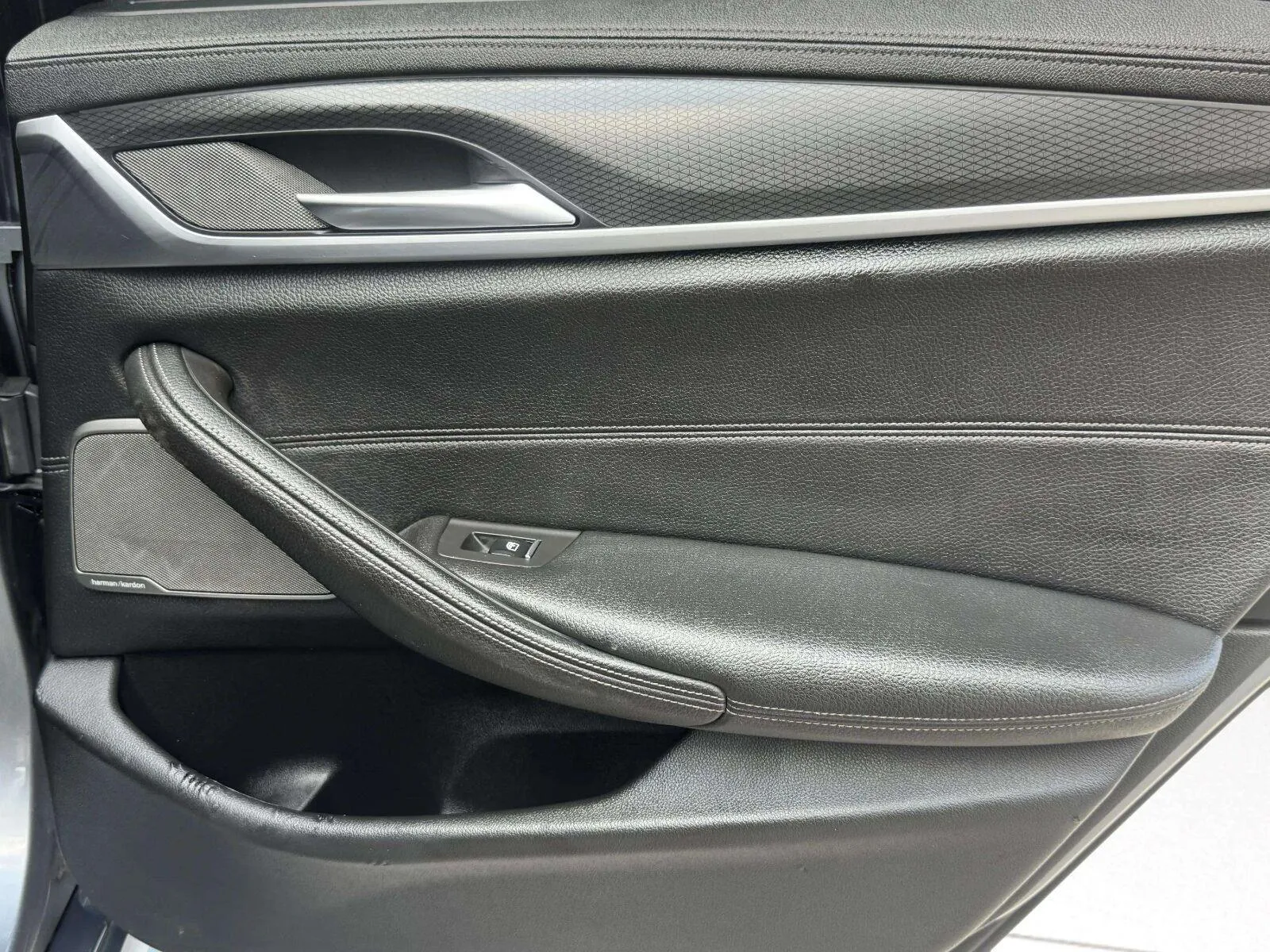 BMW 5 Series photo 34