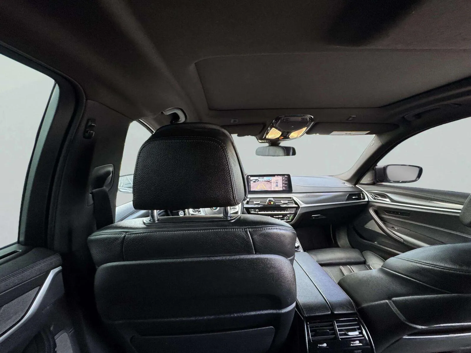 BMW 5 Series photo 38