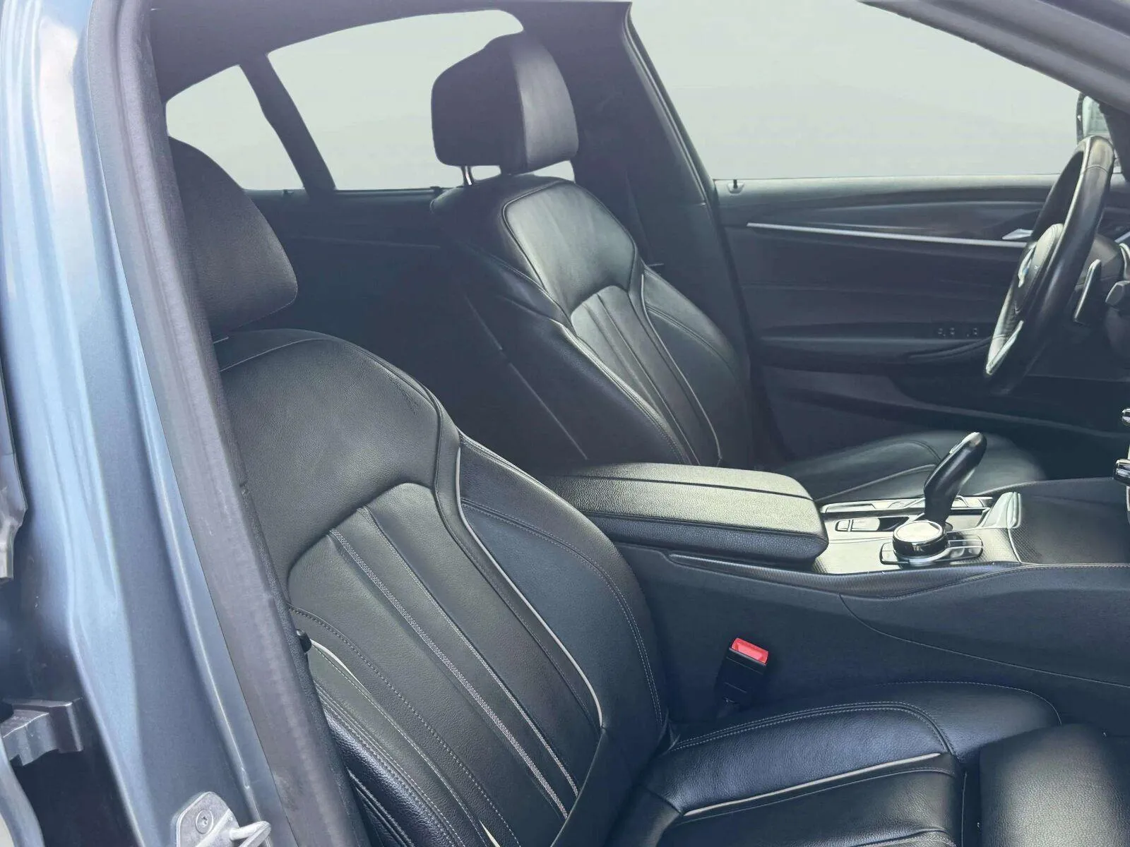 BMW 5 Series photo 39