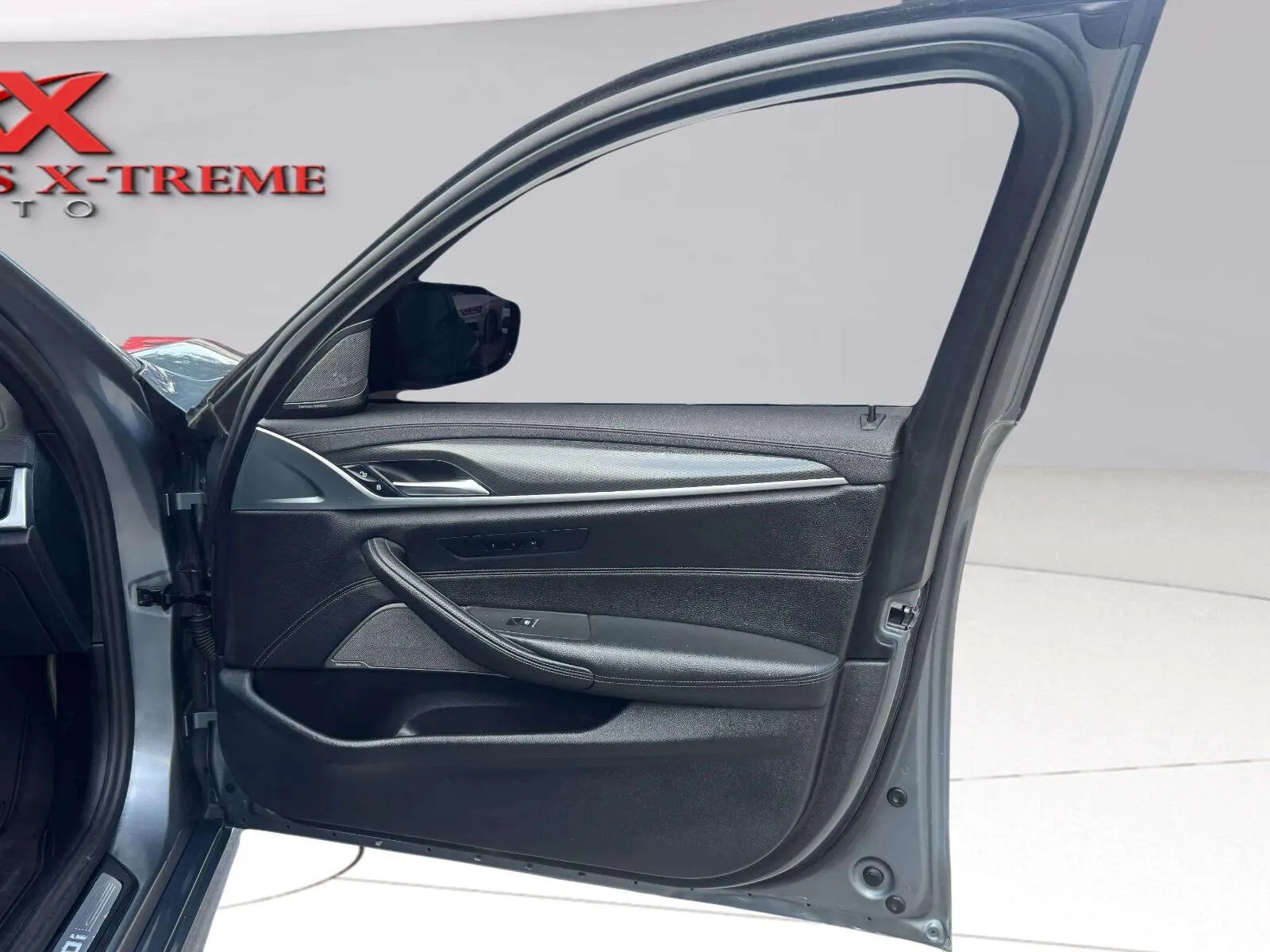 BMW 5 Series photo 40